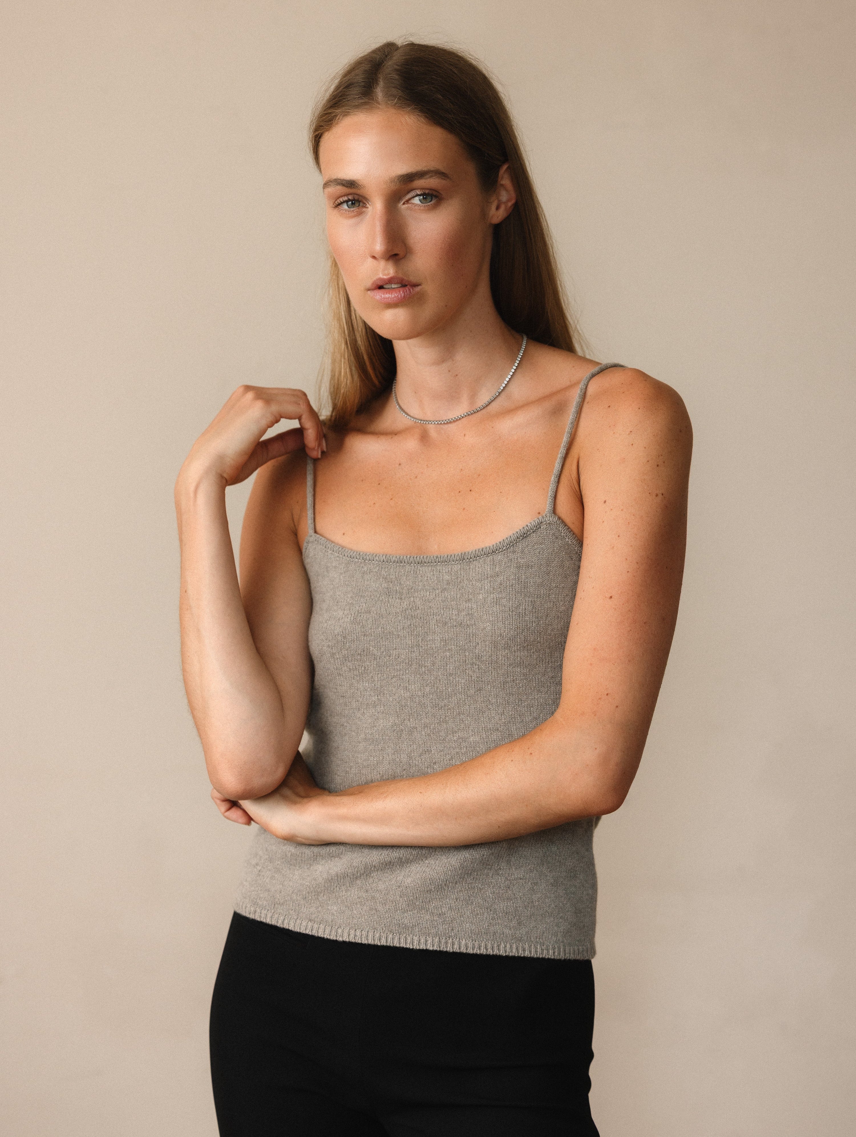 MILA TOP IN ALMOND POWDER
