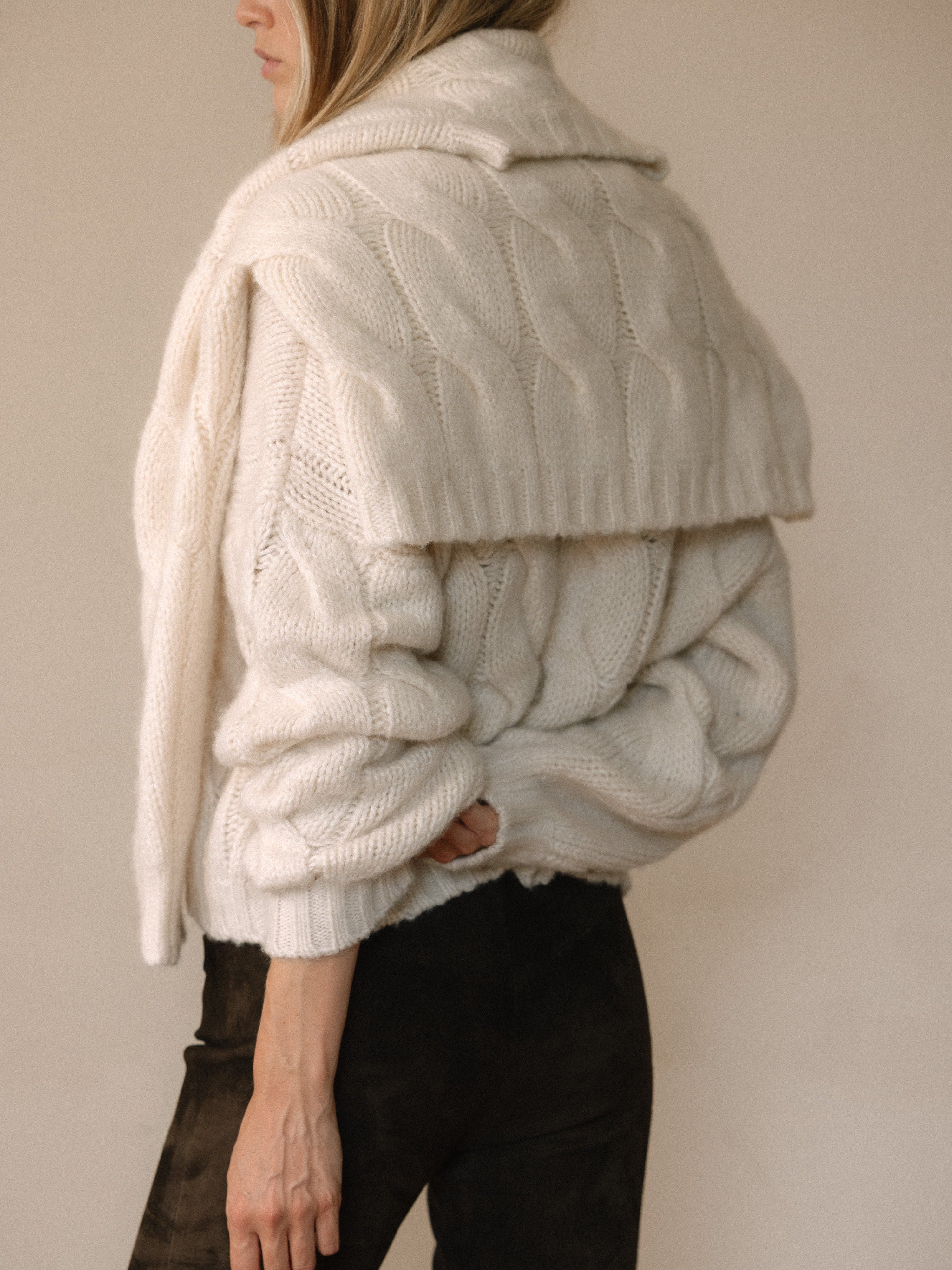 DAPHNE CABLE SWEATER IN SUGAR GLAZE