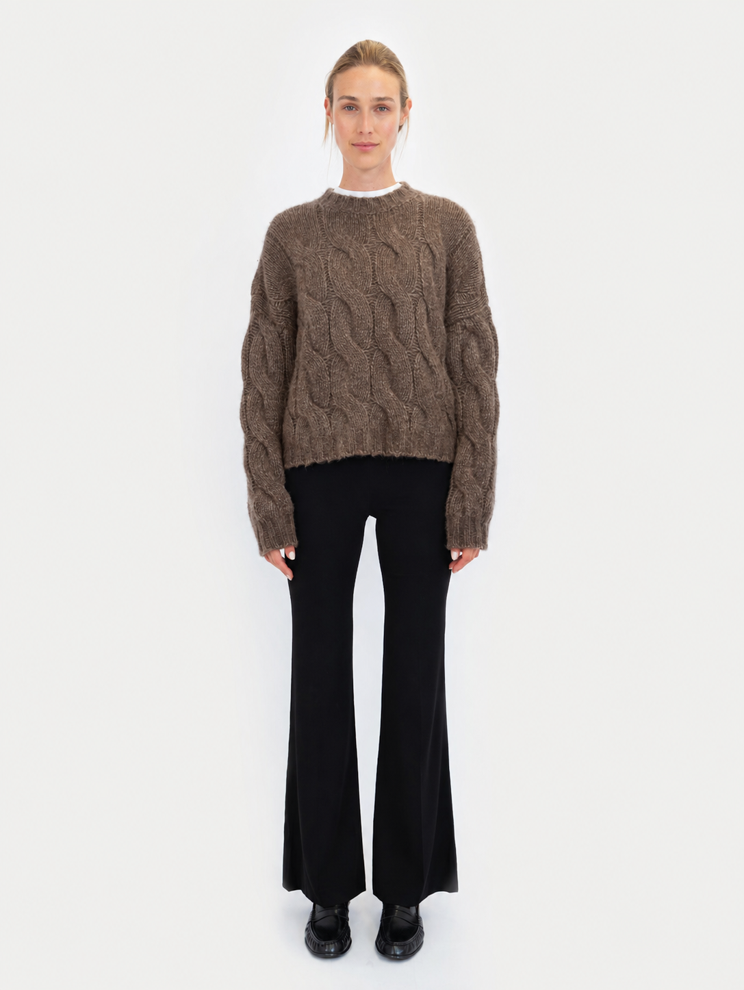 DAPHNE CABLE SWEATER IN HAZELNUT