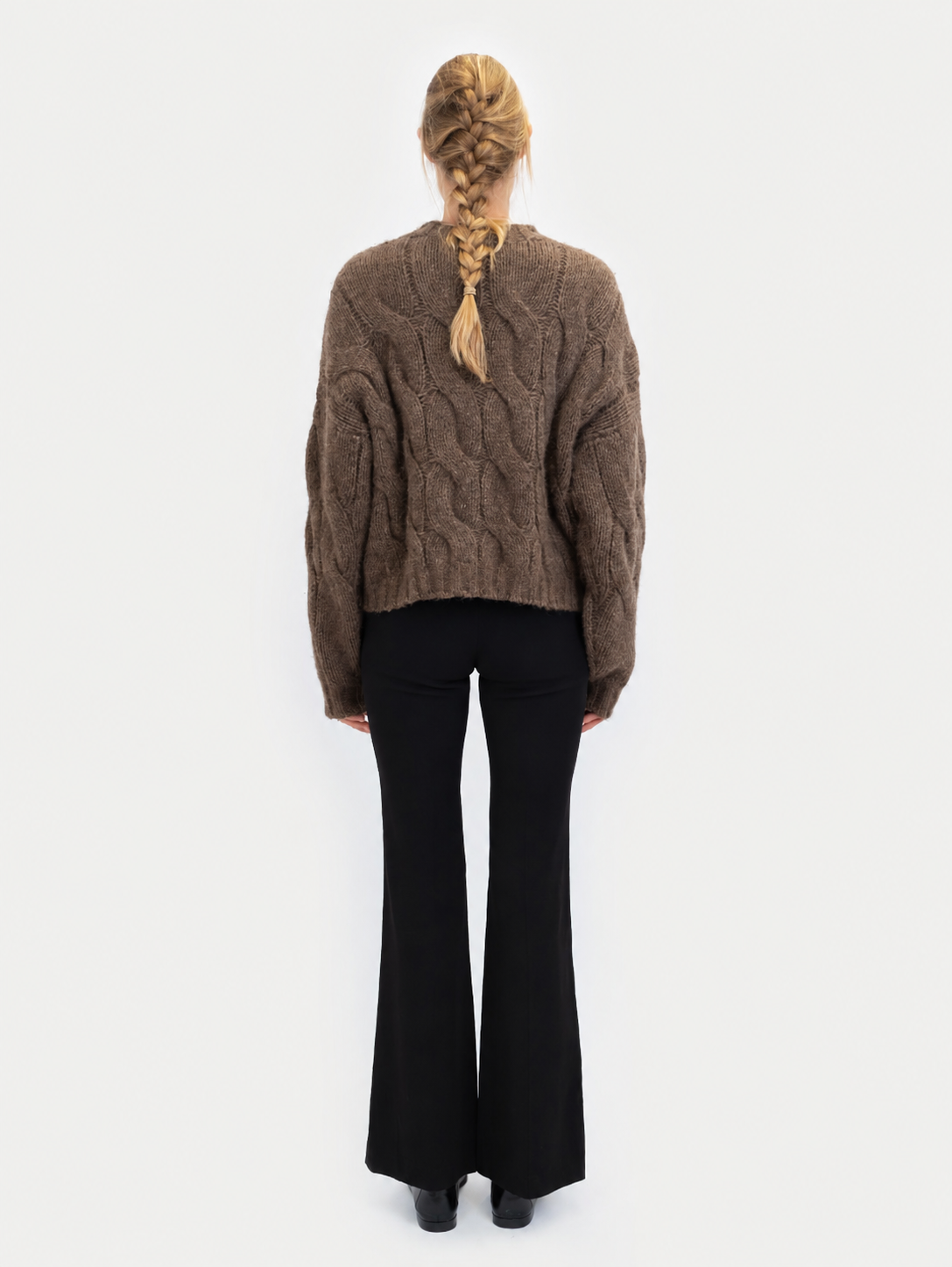 DAPHNE CABLE SWEATER IN HAZELNUT