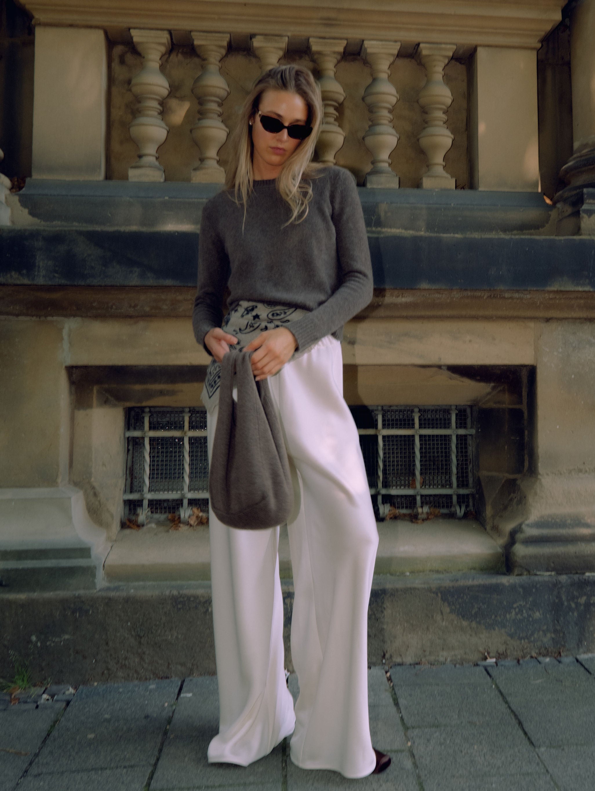TESSA SWEATER CASHMERE IN SOFT NOUGAT