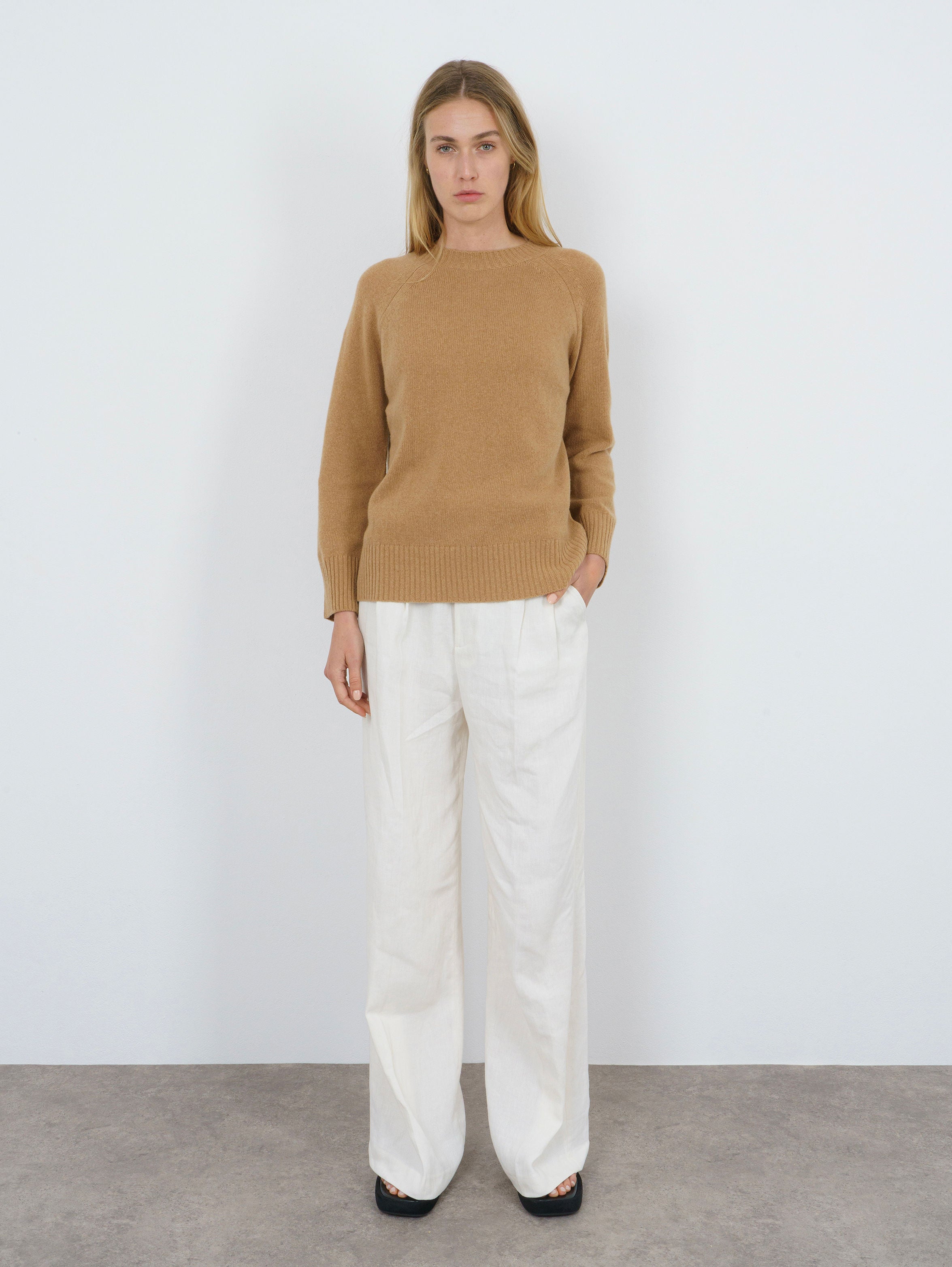DAISY SWEATER IN BISCUIT