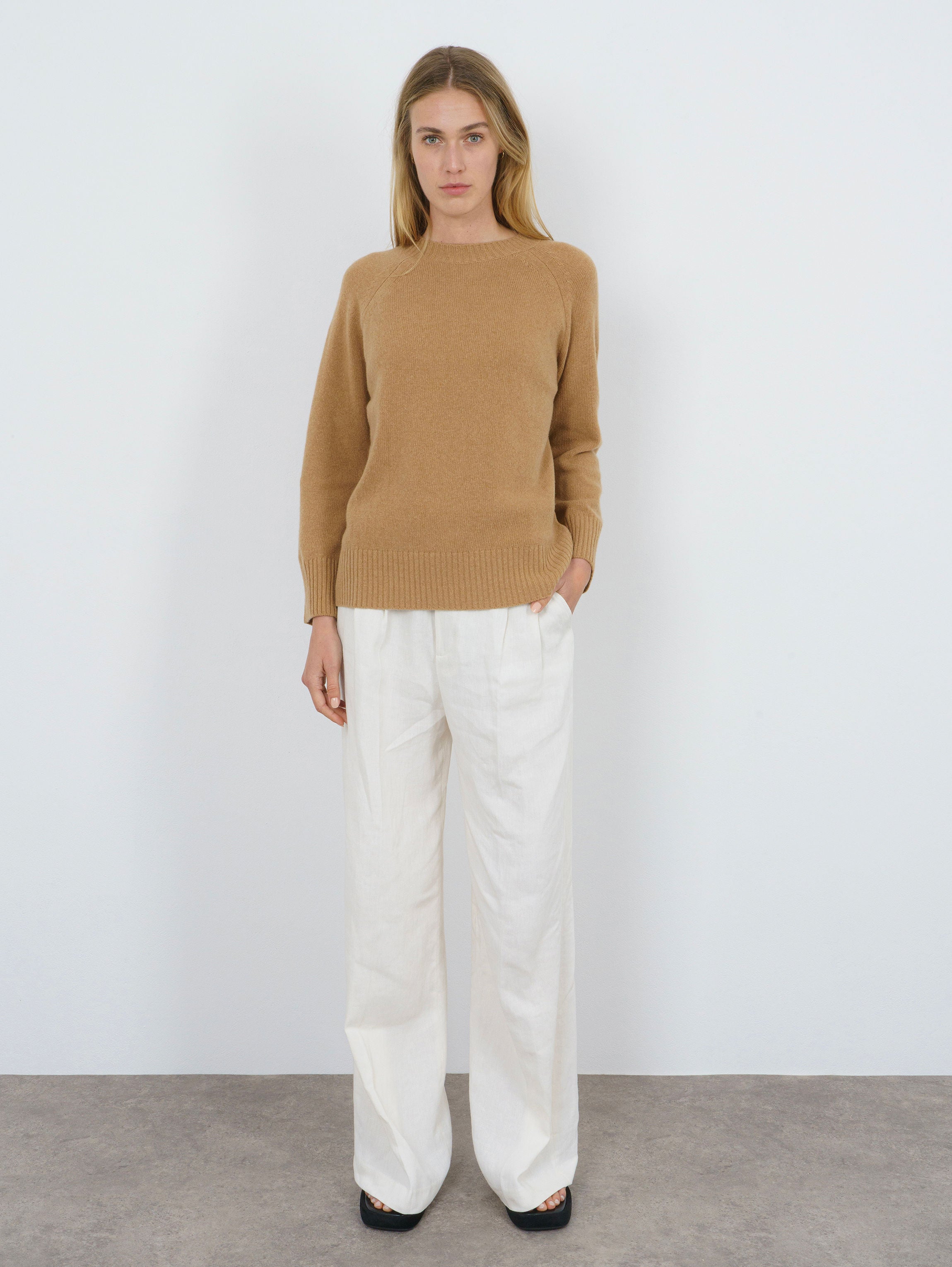 DAISY SWEATER IN BISCUIT