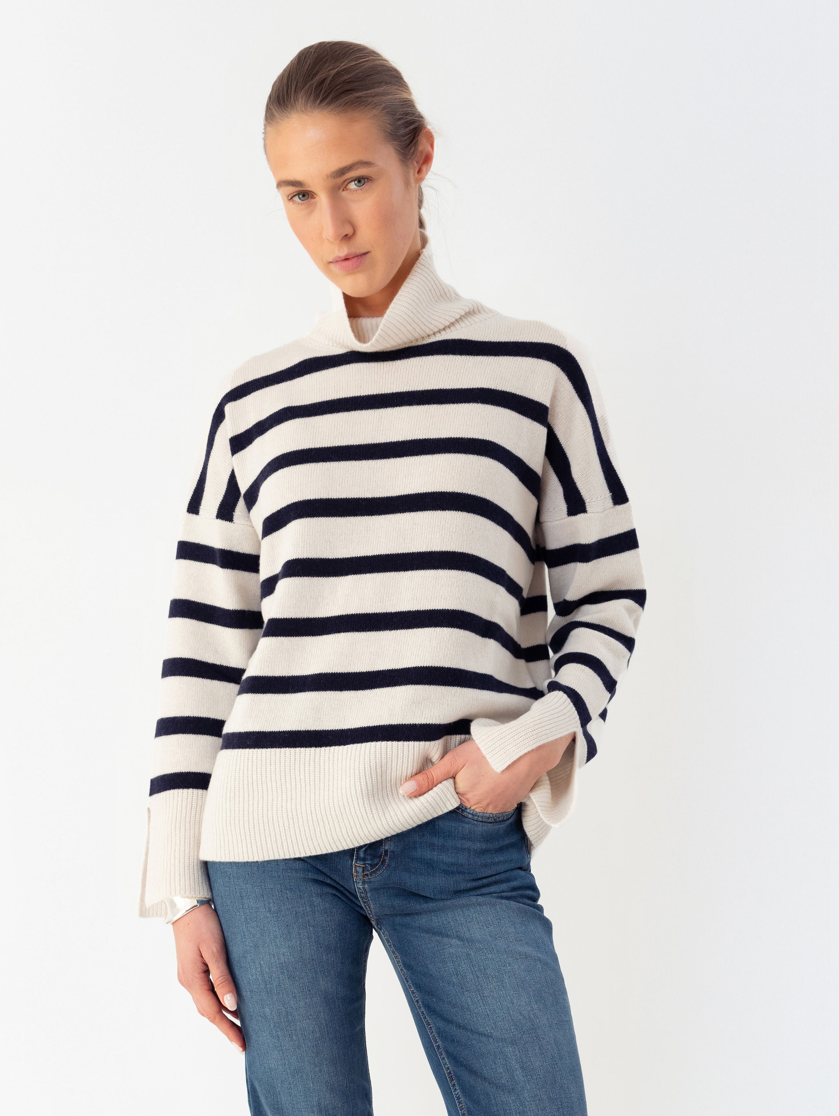 KATE SWEATER IN VANILLA/OCEAN