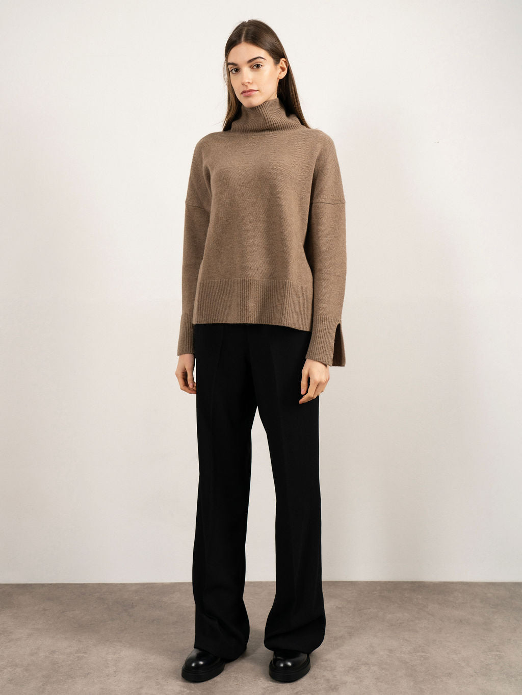 KATE SWEATER IN HAZELNUT