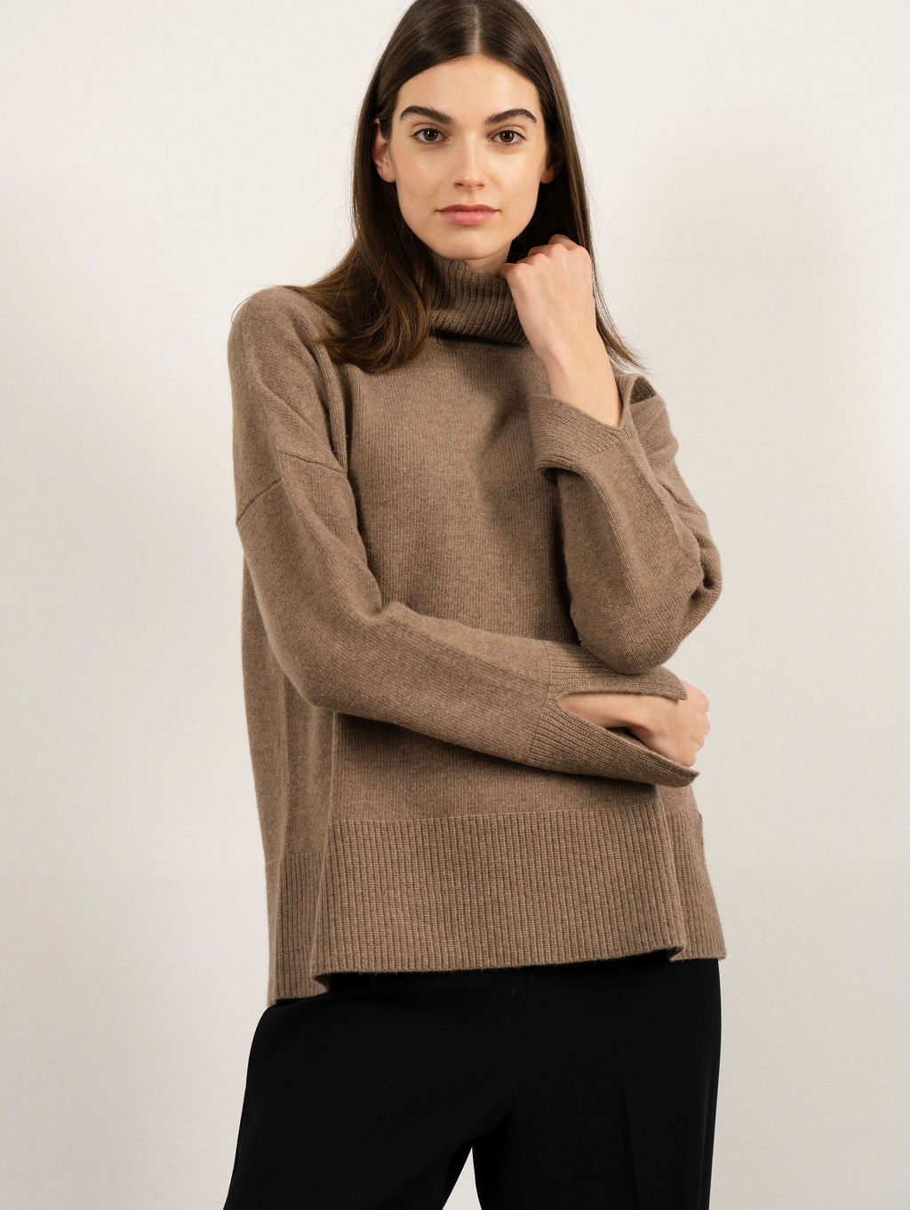KATE SWEATER IN HAZELNUT