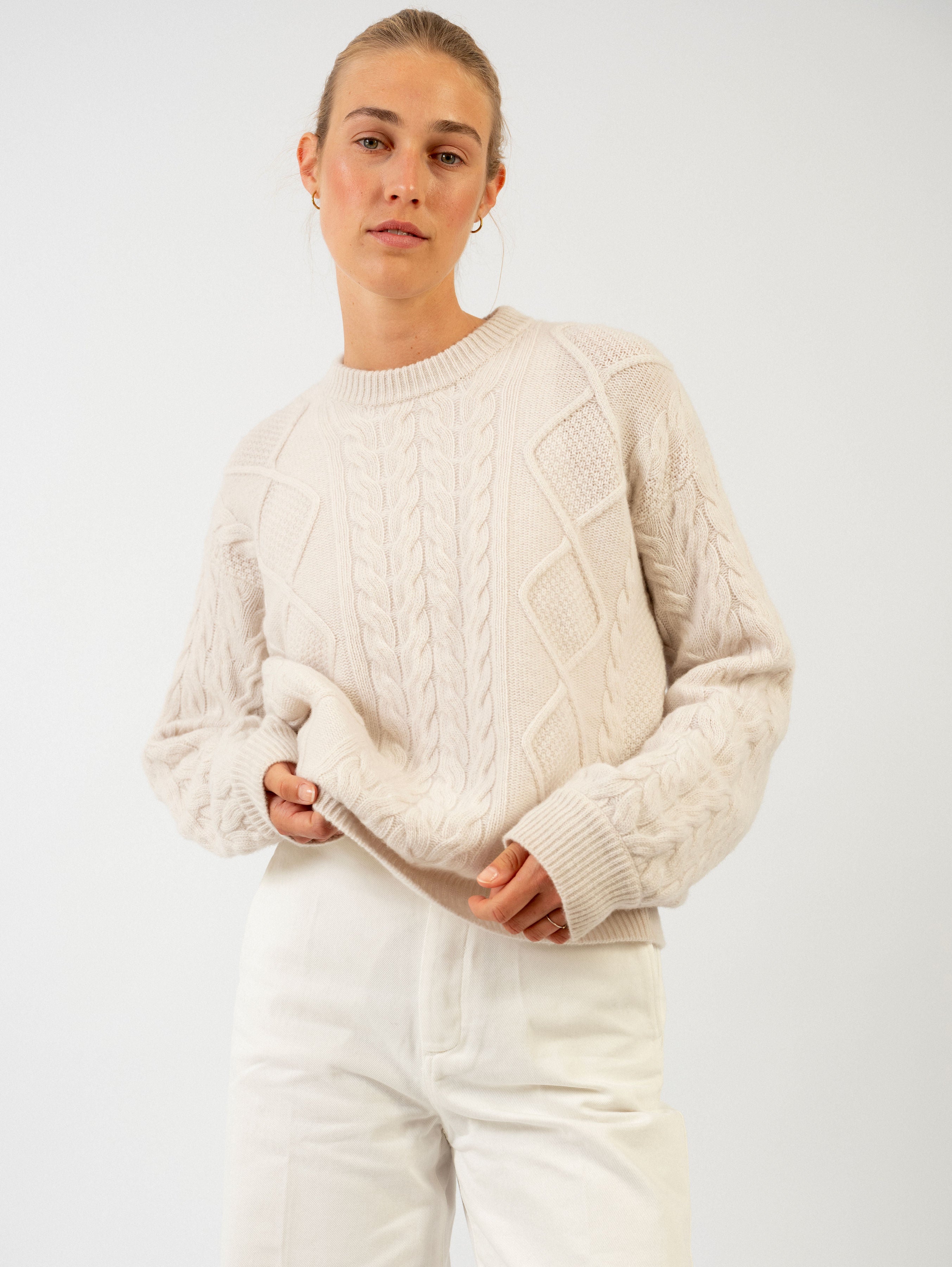 MALVE CABLE SWEATER IN VANILLA
