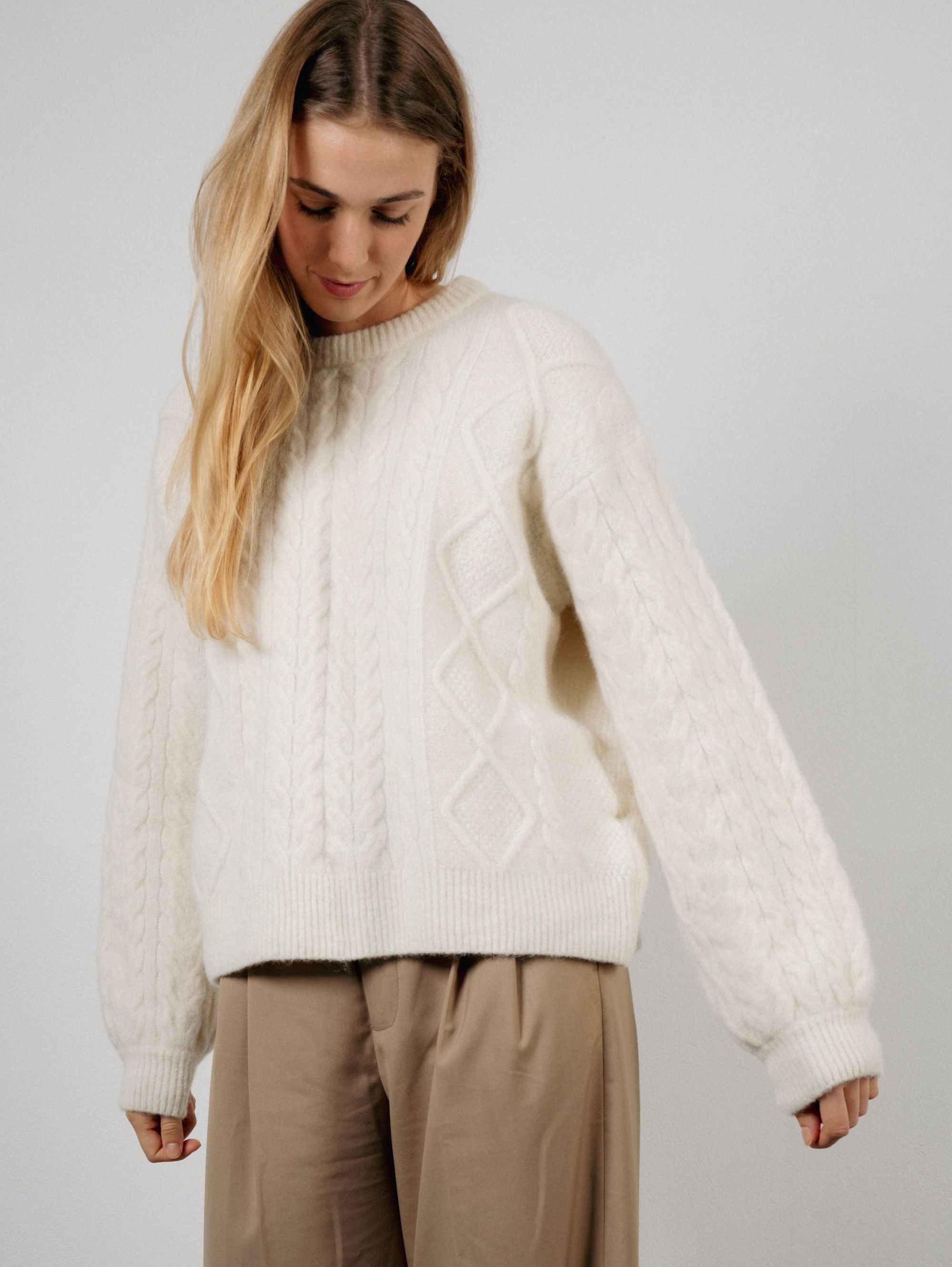 PATRICIA CABLE SWEATER IN MILK FOAM