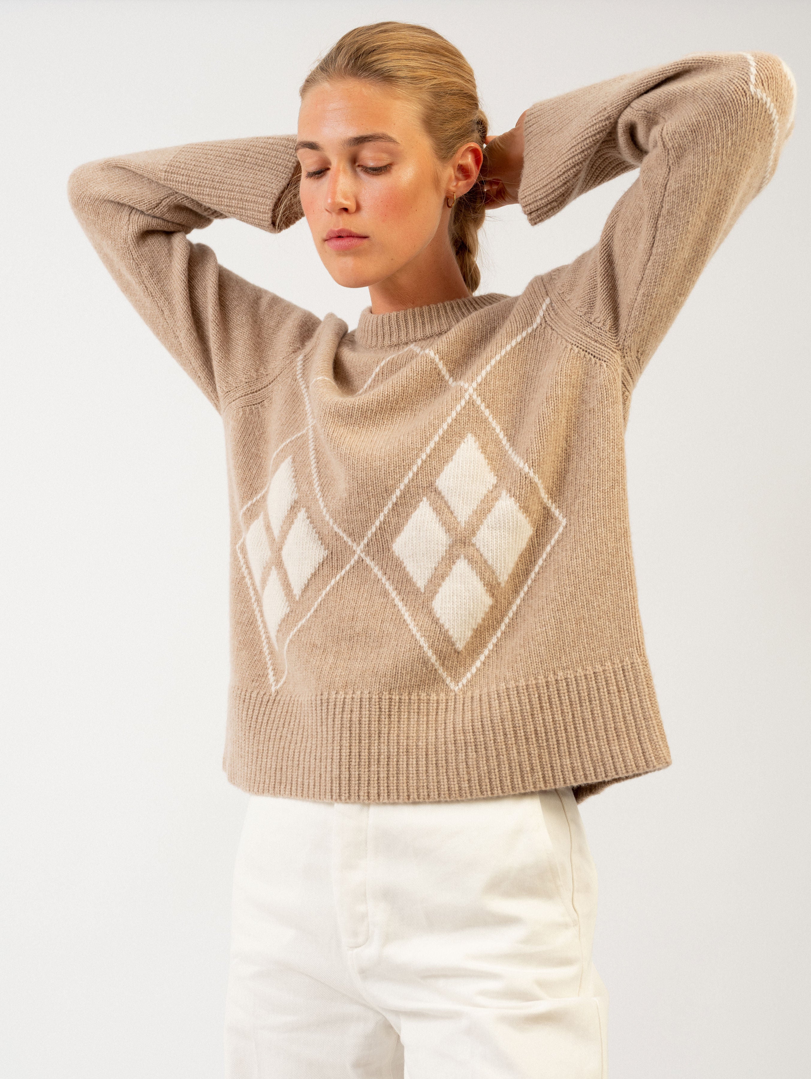 PIPPA SWEATER IN ALMOND POWDER