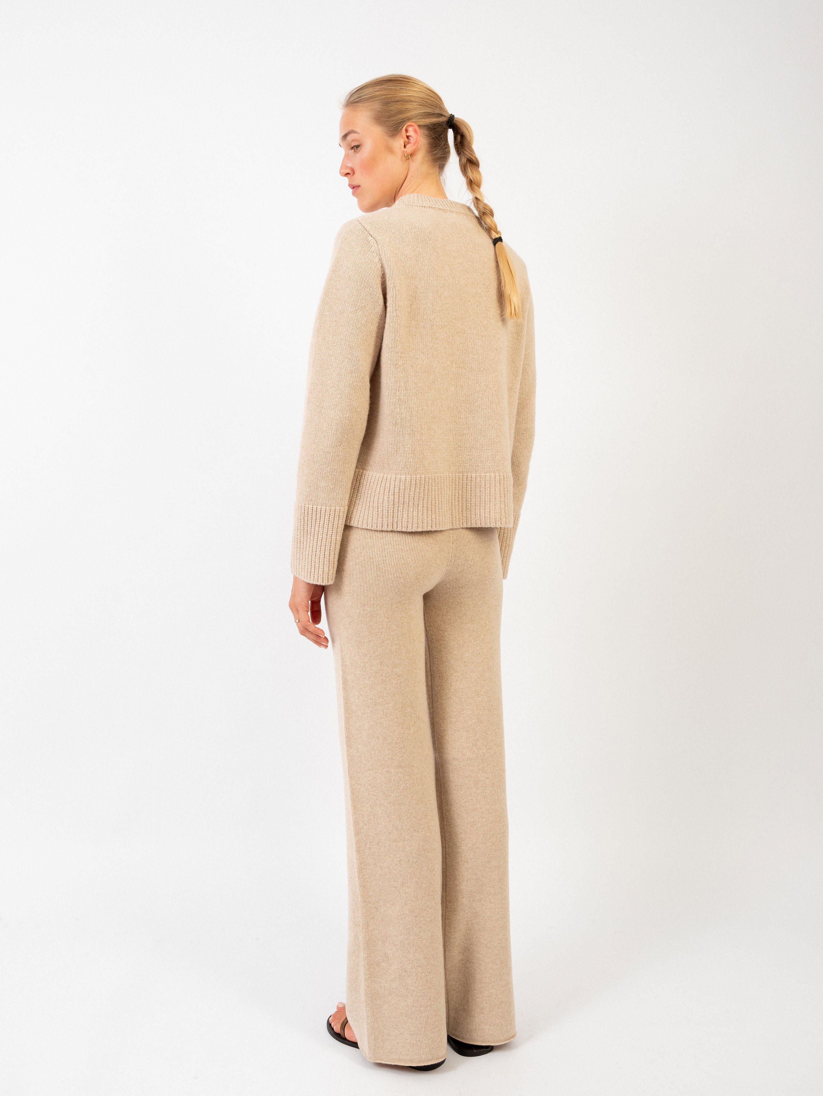 PIPPA SWEATER IN ALMOND POWDER