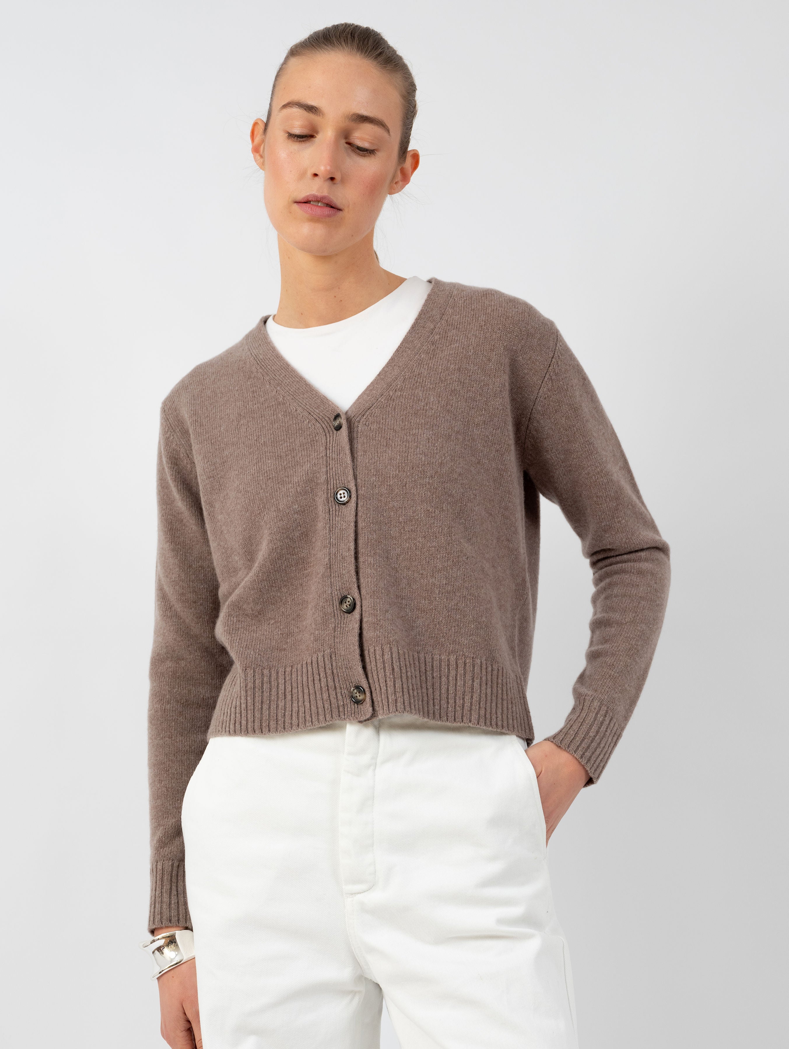 STEFFY CARDIGAN IN TIMELESS TAUPE