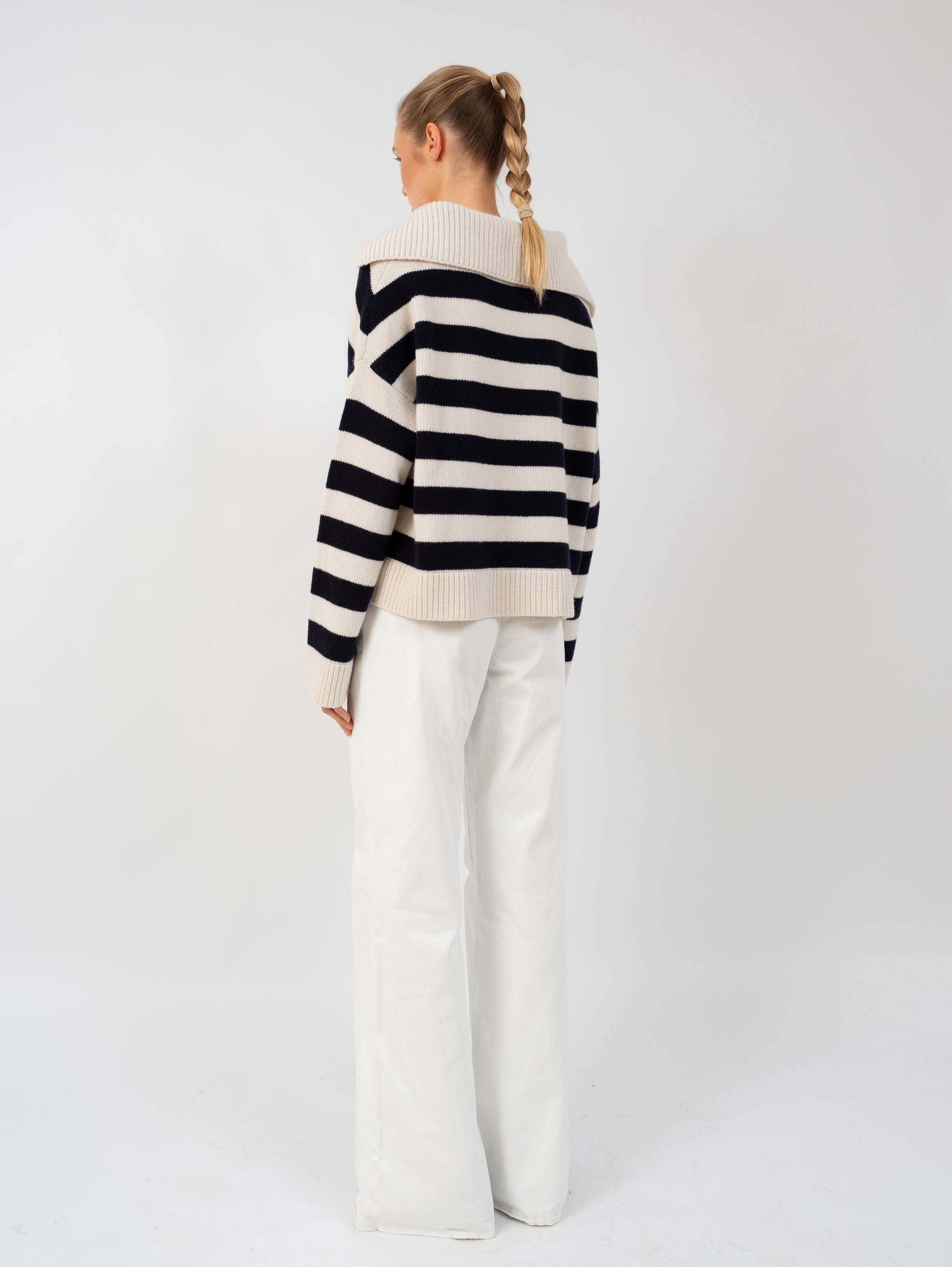 VALENTINE SWEATER IN VANILLA/DEEP BLUE