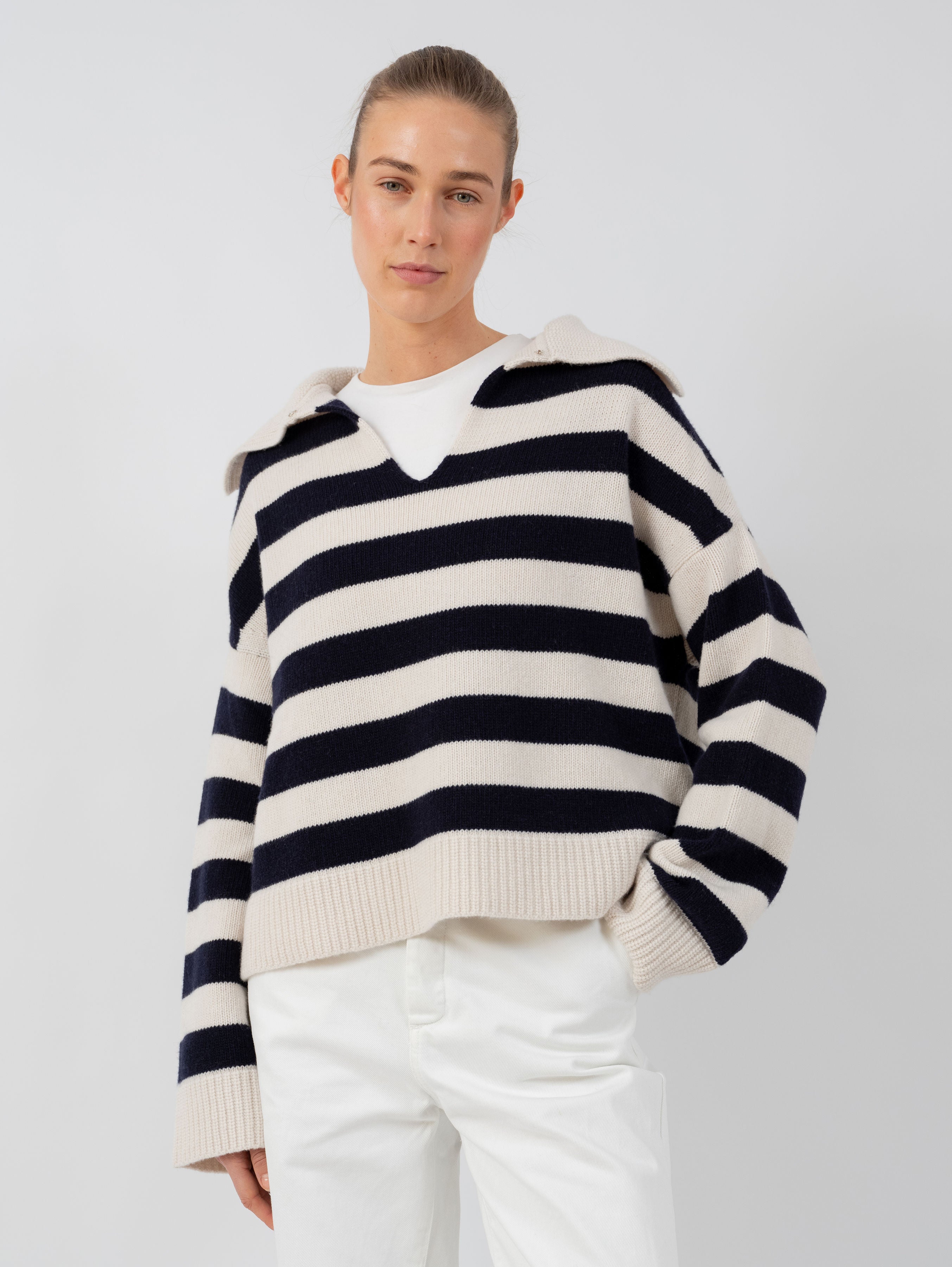 VALENTINE SWEATER IN VANILLA/DEEP BLUE