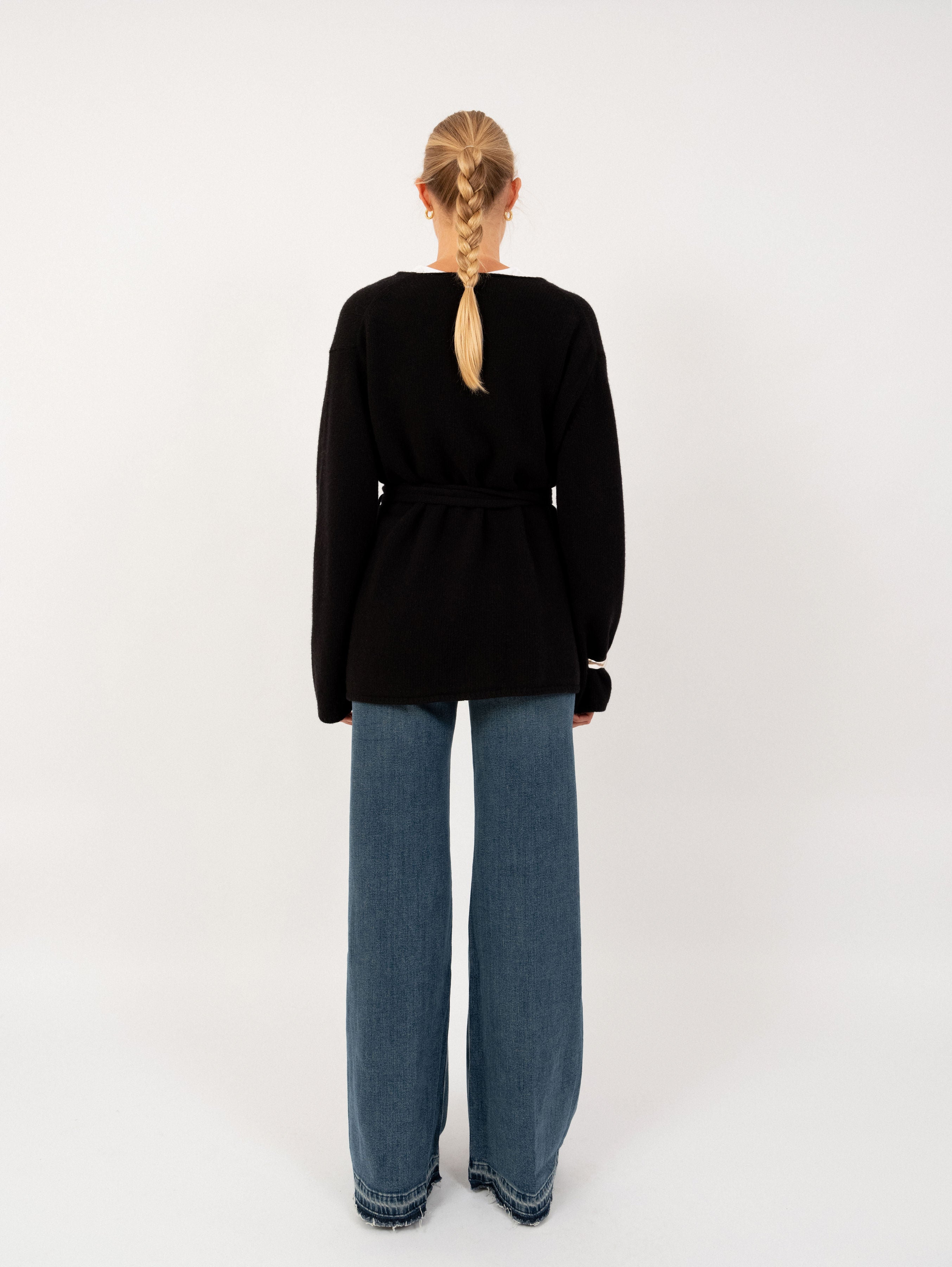 VICTORIA CARDIGAN IN NIGHT (Black)