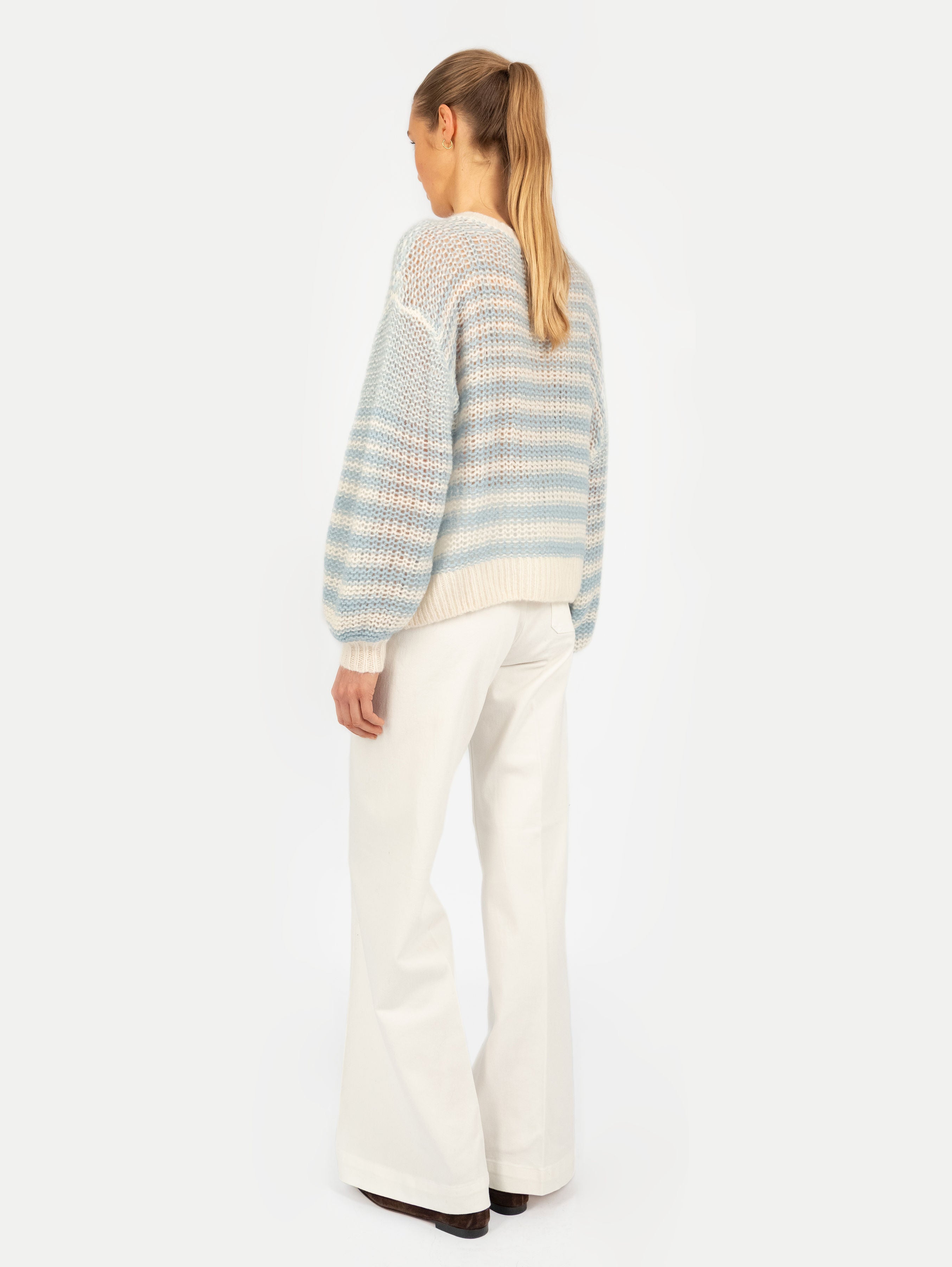 JOSEFINE SWEATER IN LIGHT BLUE