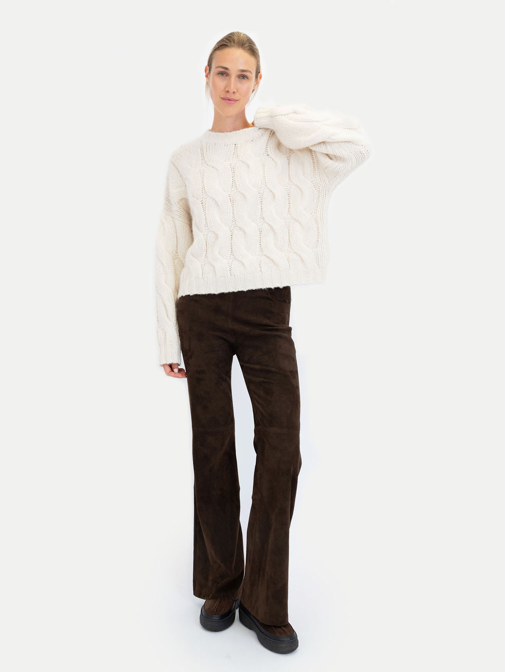 DAPHNE CABLE SWEATER IN SUGAR GLAZE