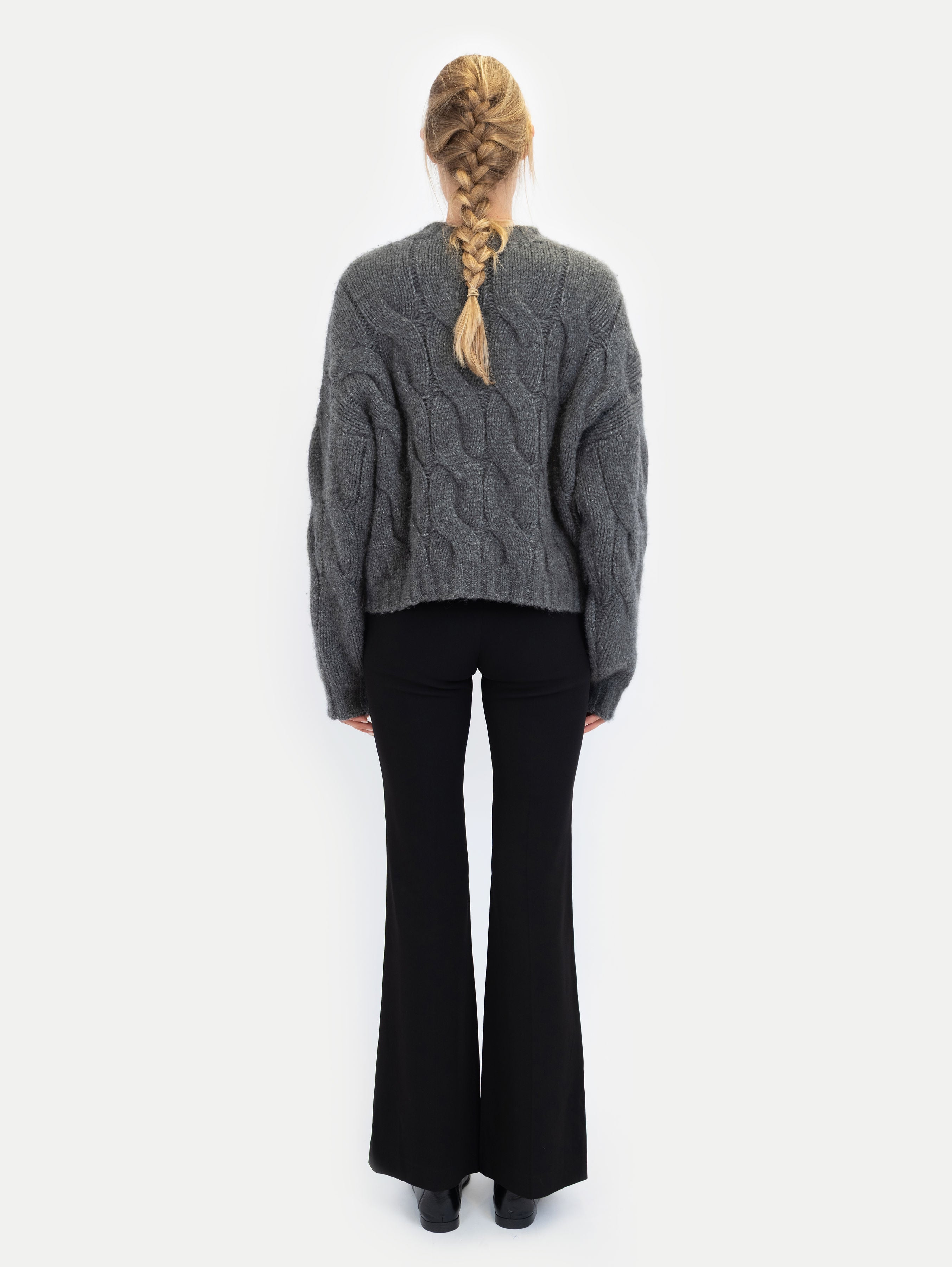 DAPHNE CABLE SWEATER IN MIDNIGHT STONE