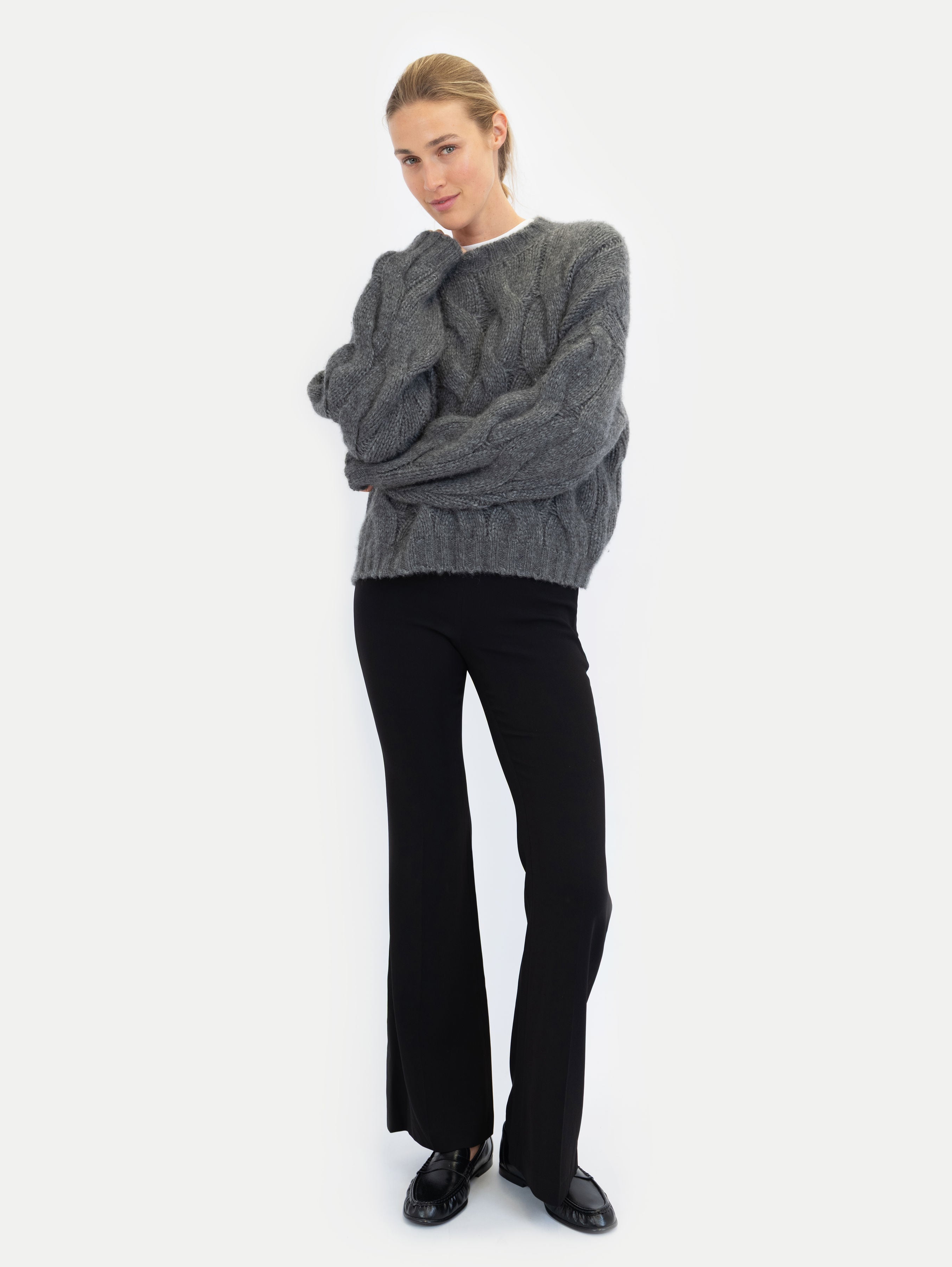 DAPHNE CABLE SWEATER IN MIDNIGHT STONE