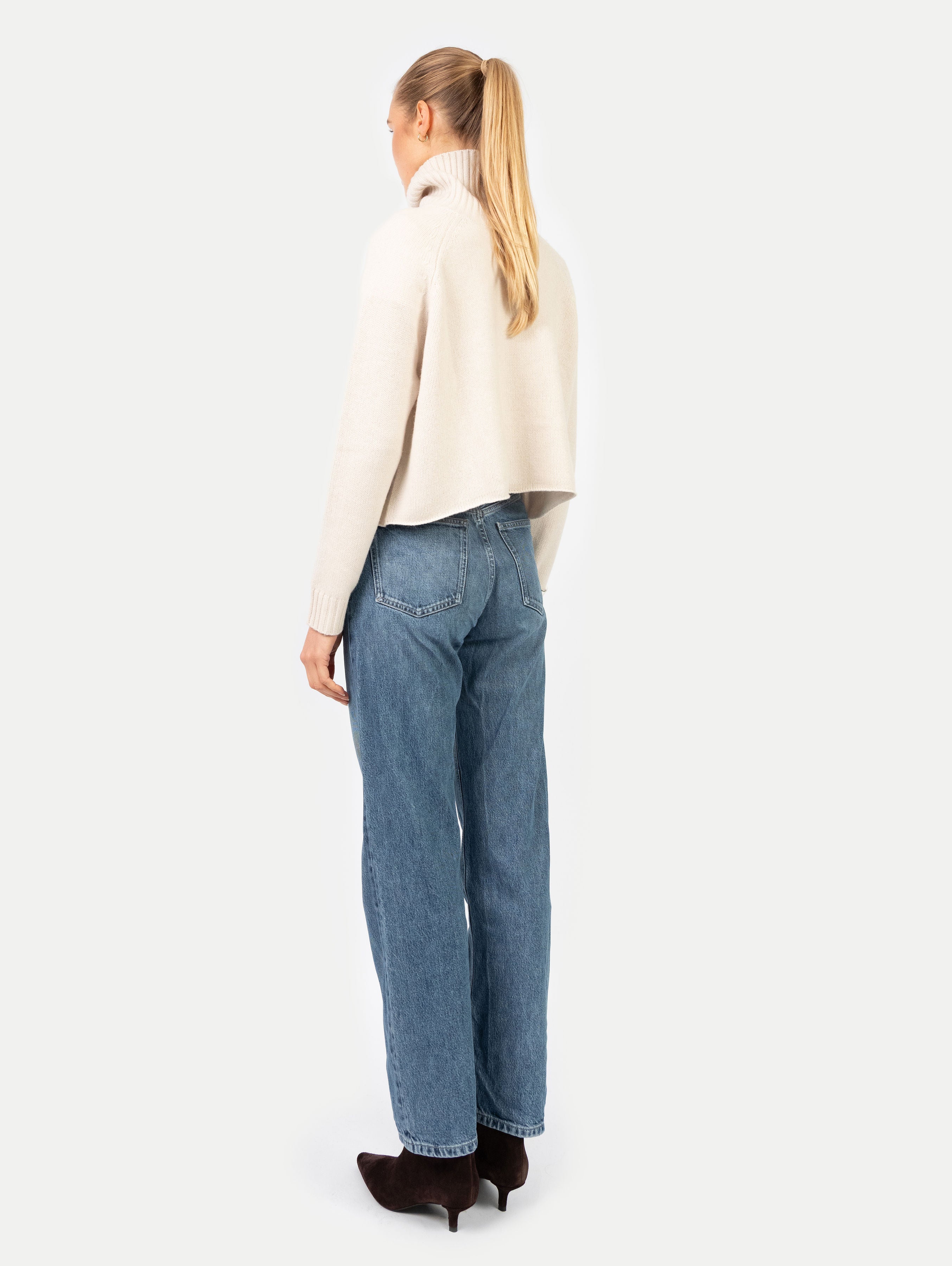 LAURA TURTLENECK IN HONEY OAT