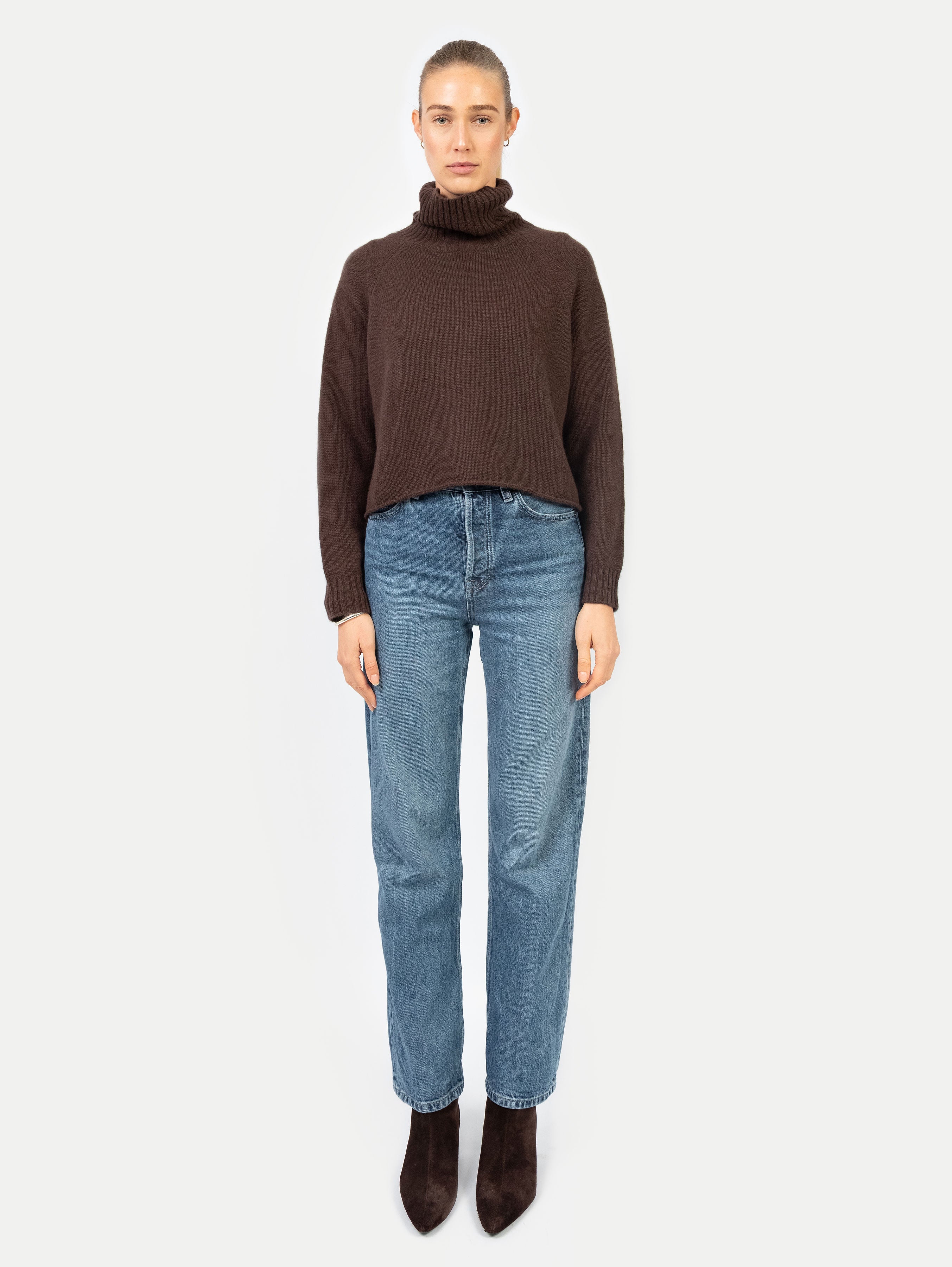 LAURA TURTLENECK IN TRUFFLE BROWN