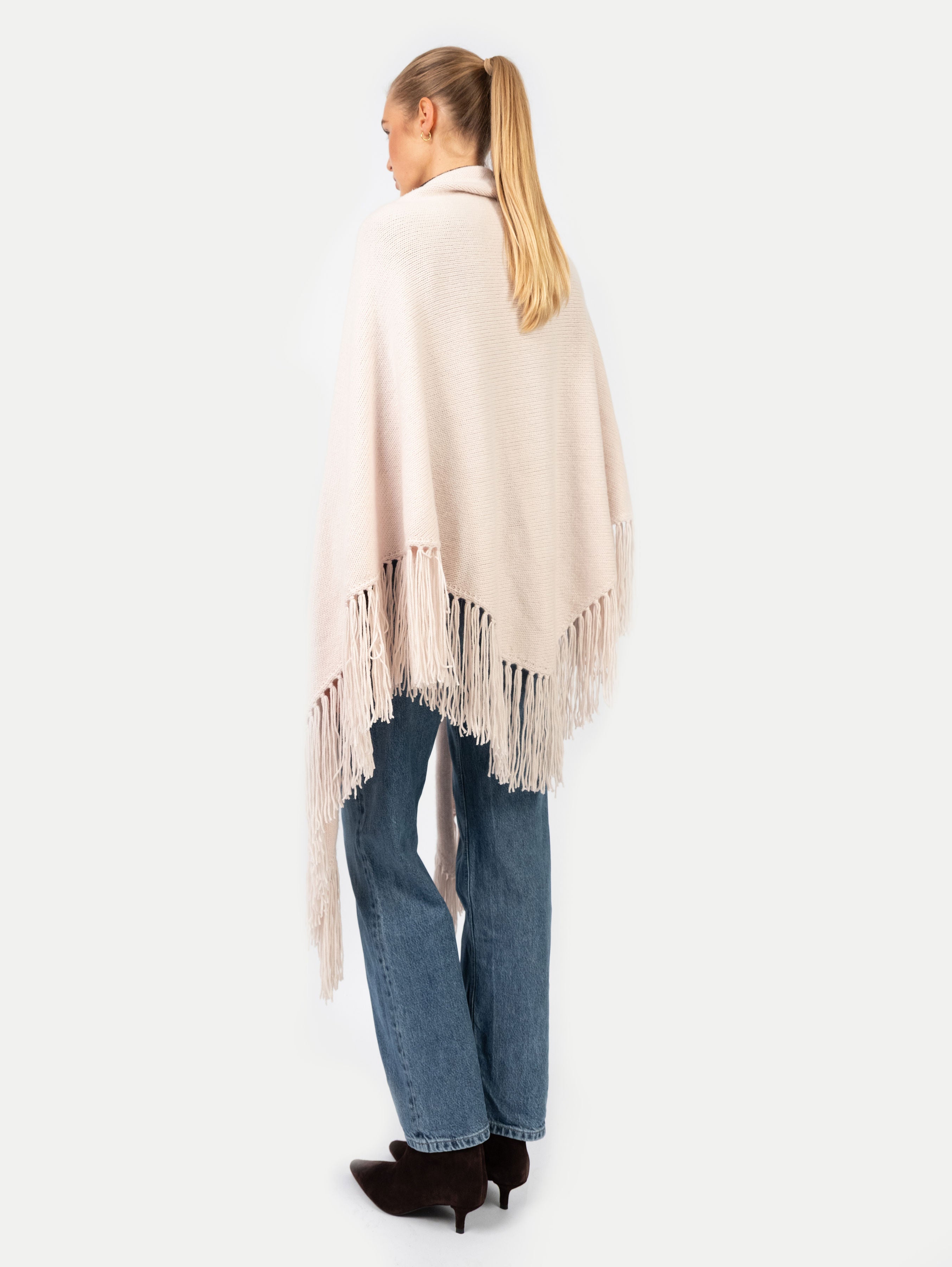 LAURA PONCHO IN HONEY OAT