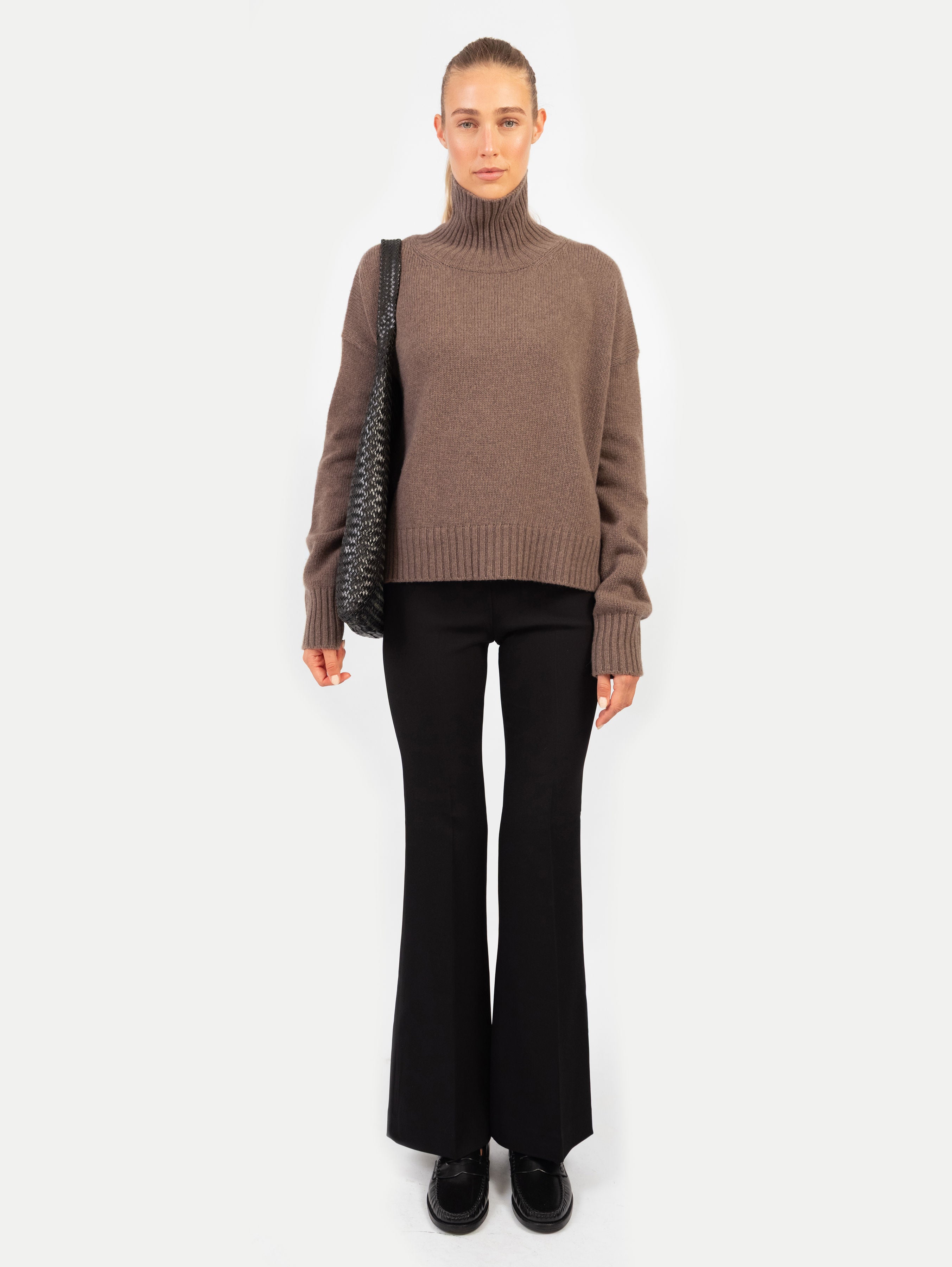 EMMA SWEATER IN DARK NOUGAT
