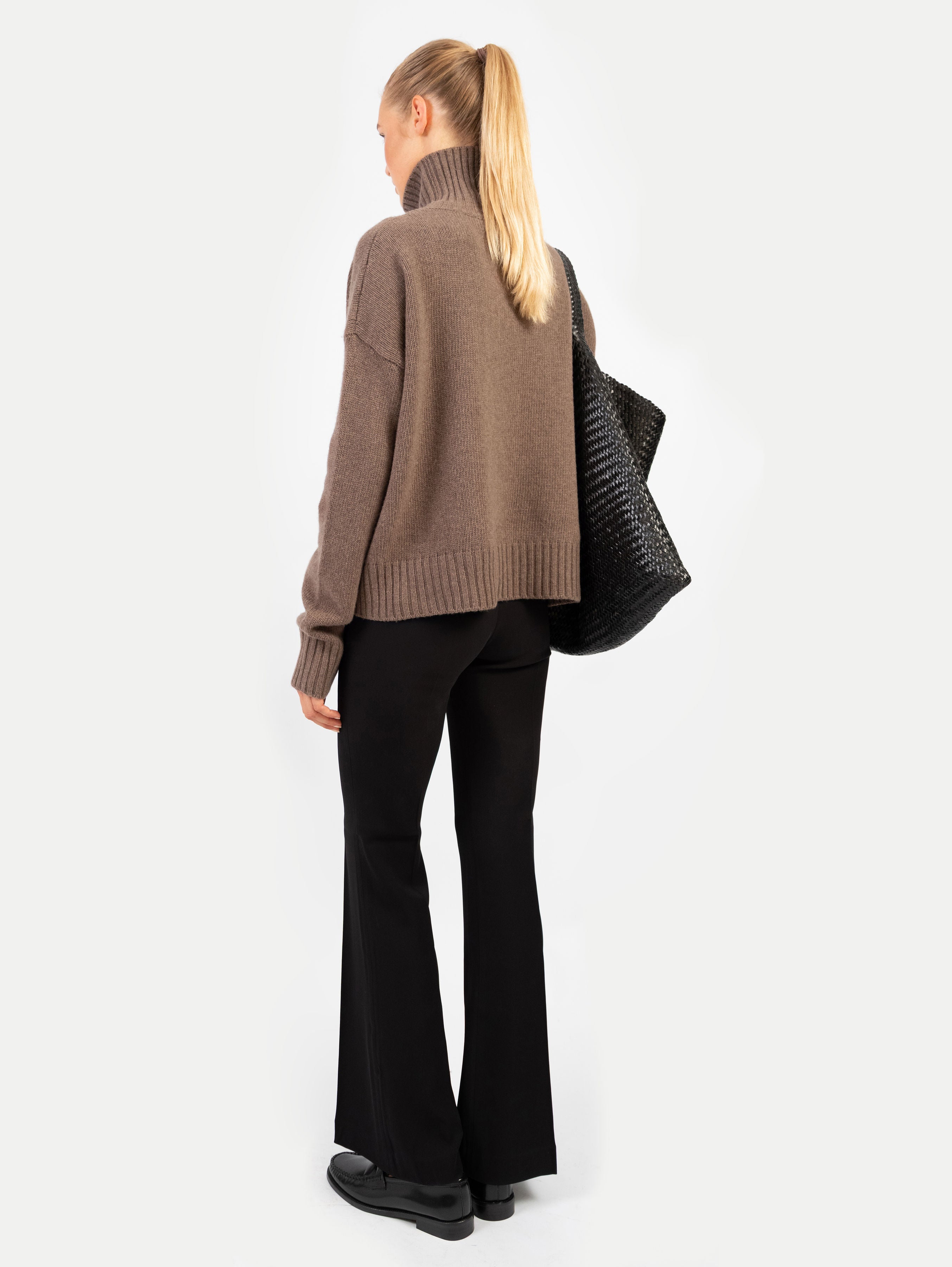 EMMA SWEATER IN DARK NOUGAT