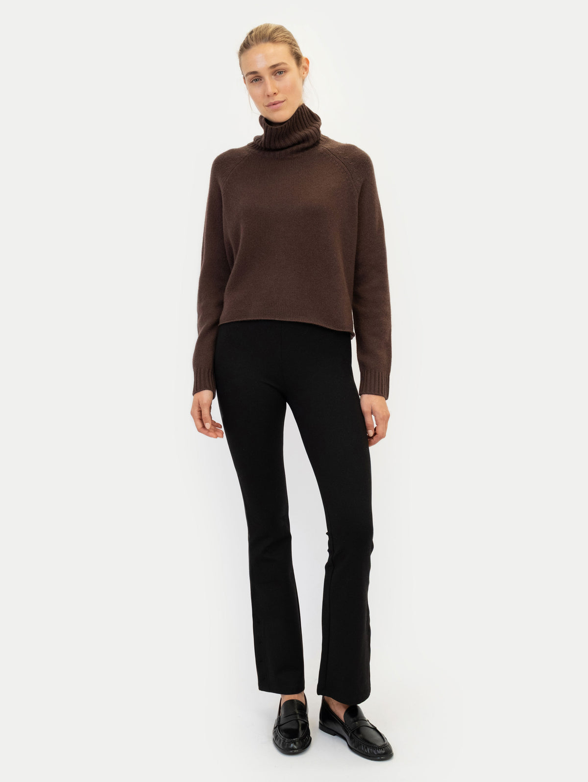 LAURA TURTLENECK IN TRUFFLE BROWN
