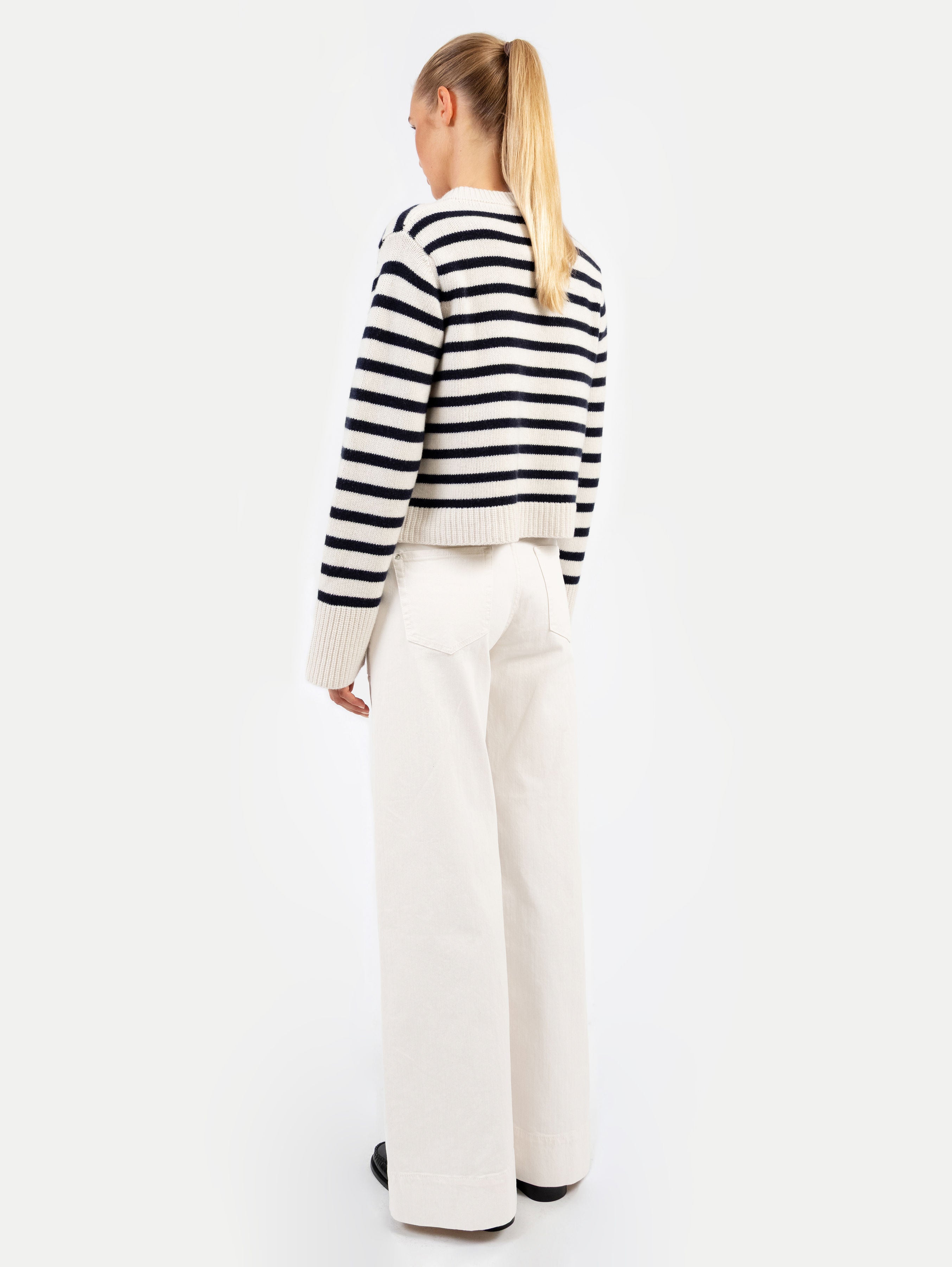 LILLY CARDIGAN IN VANILLA / DEEP BLUE