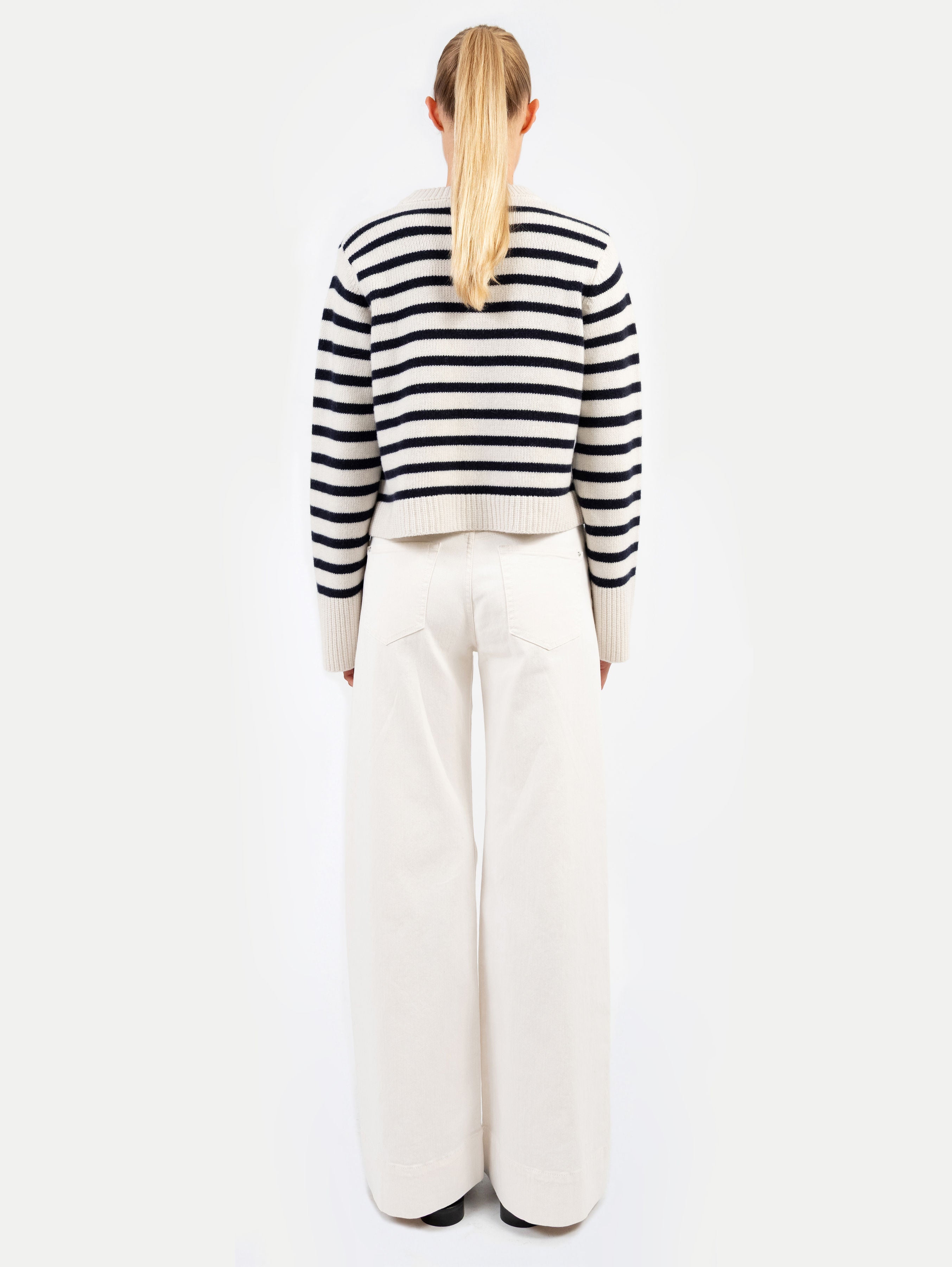 LILLY CARDIGAN IN VANILLA / DEEP BLUE
