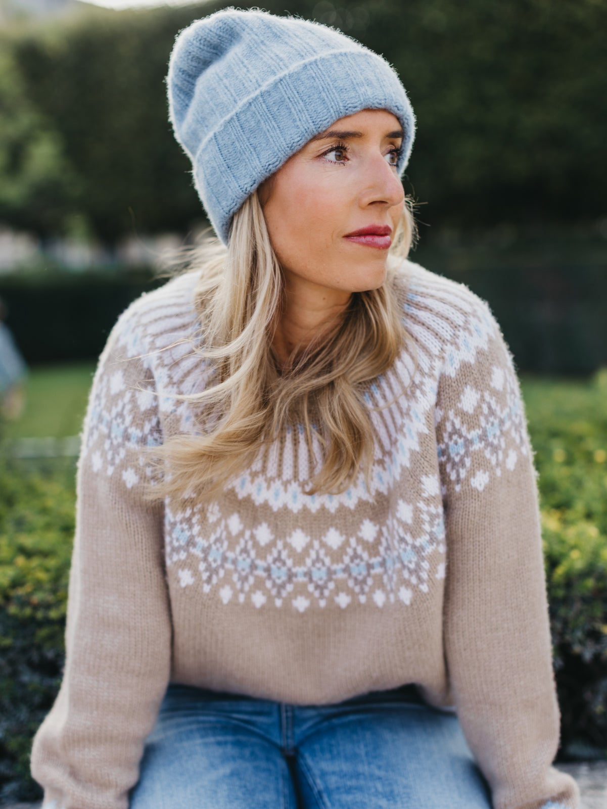 LAURA BEANIE IN BLUEBERRY LATTE