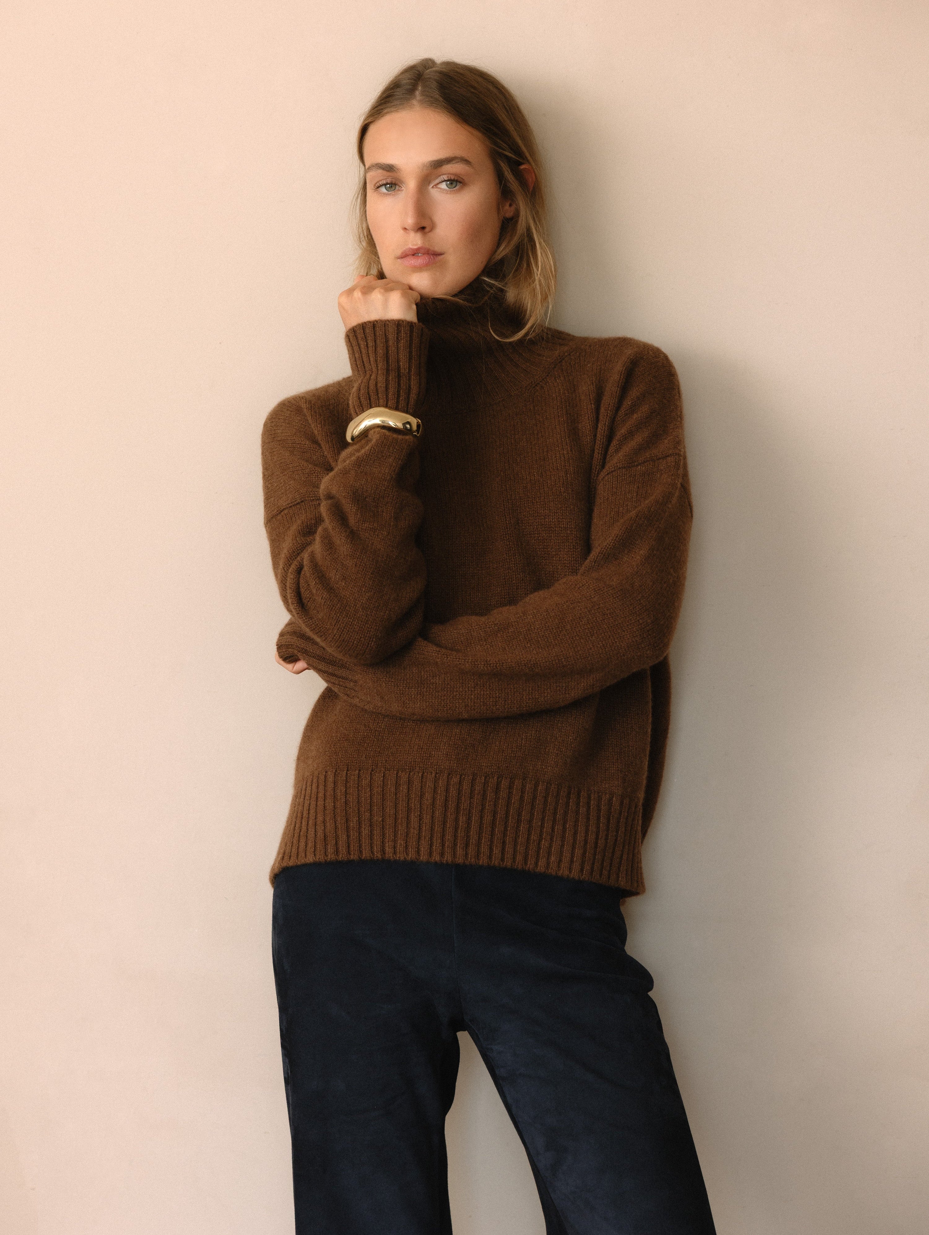 EMMA SWEATER IN MOCCA
