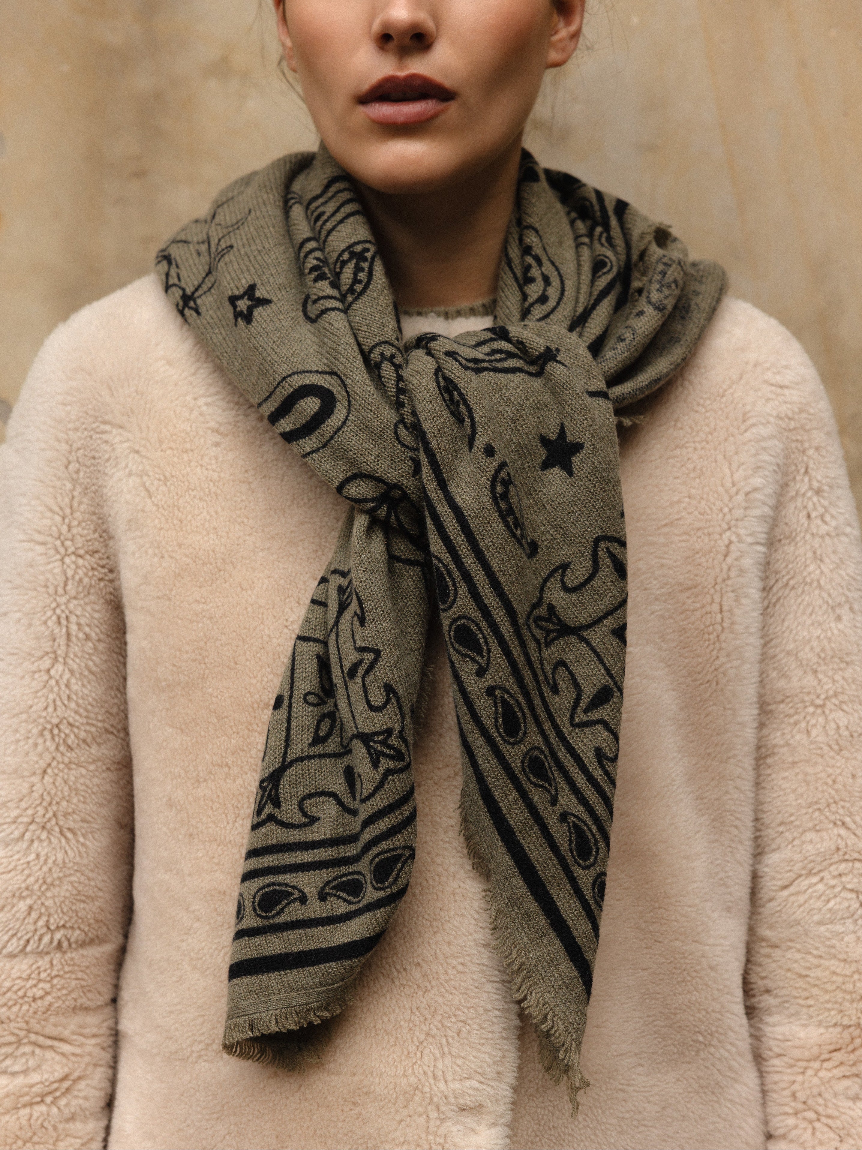 NELE SCARF BIG IN BREEN