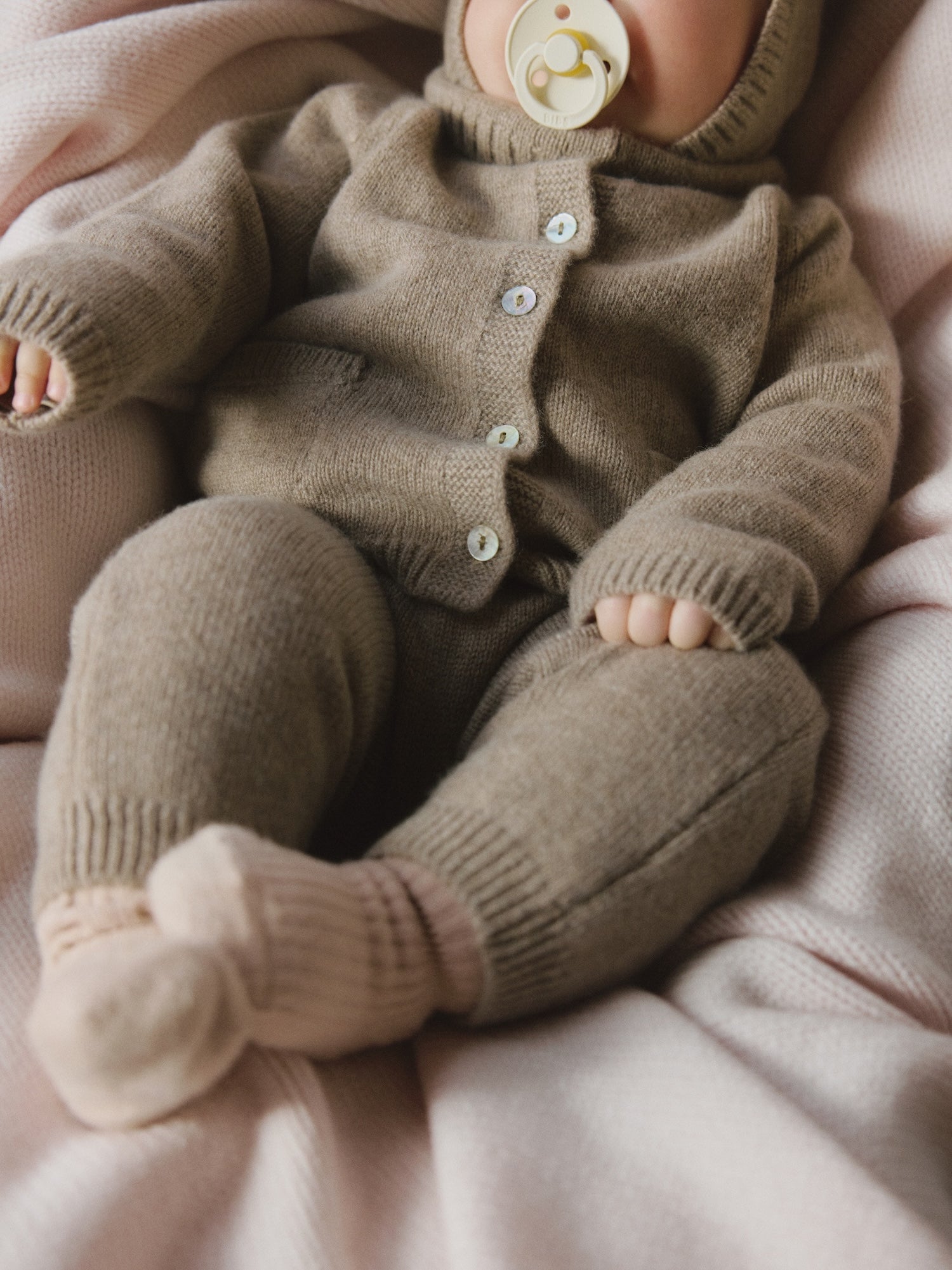 HUGO PANTS IN SOFT TAUPE