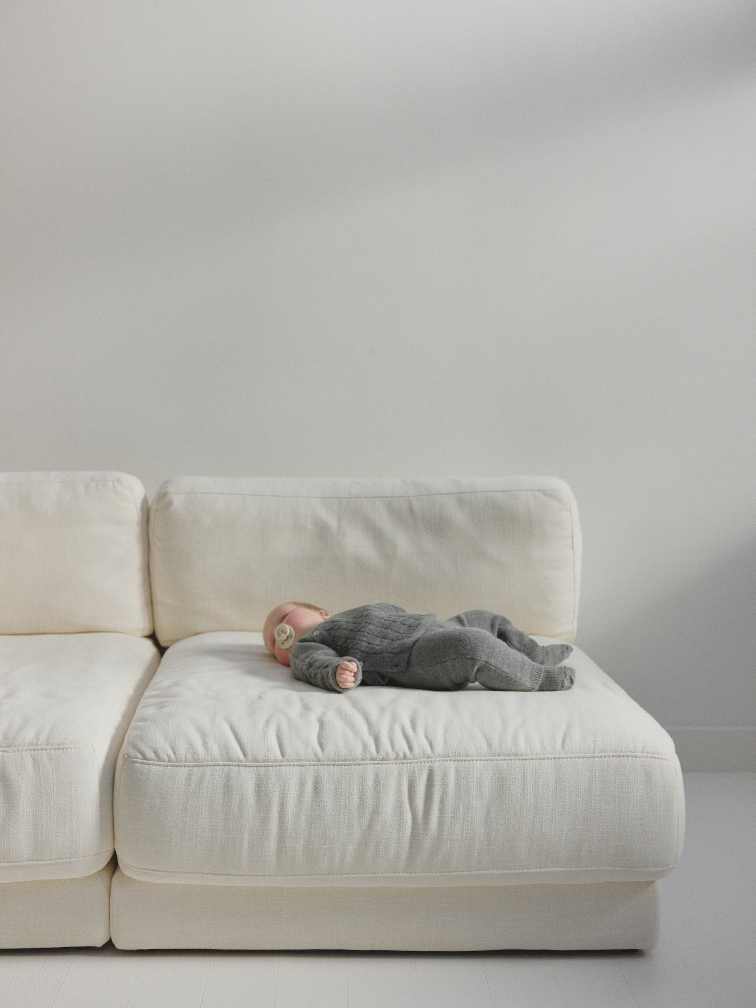 HUGO PANTS IN SMOKEY GREY