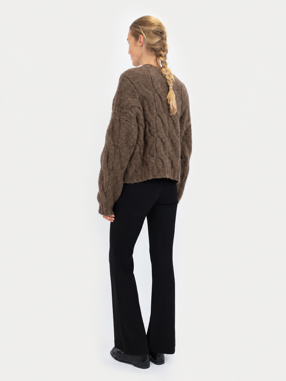 DAPHNE CABLE SWEATER IN HAZELNUT