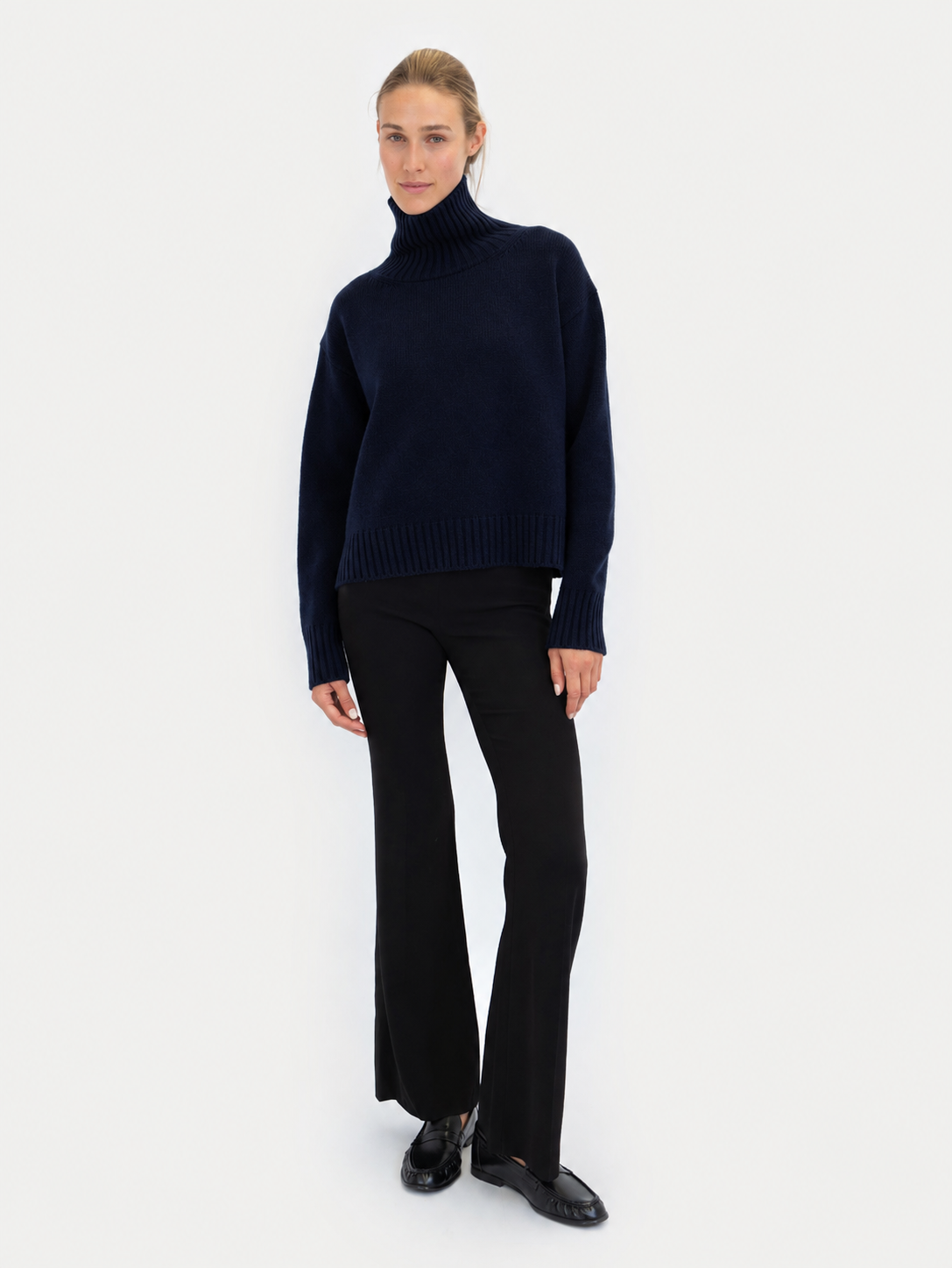 EMMA SWEATER IN DARK BLUE