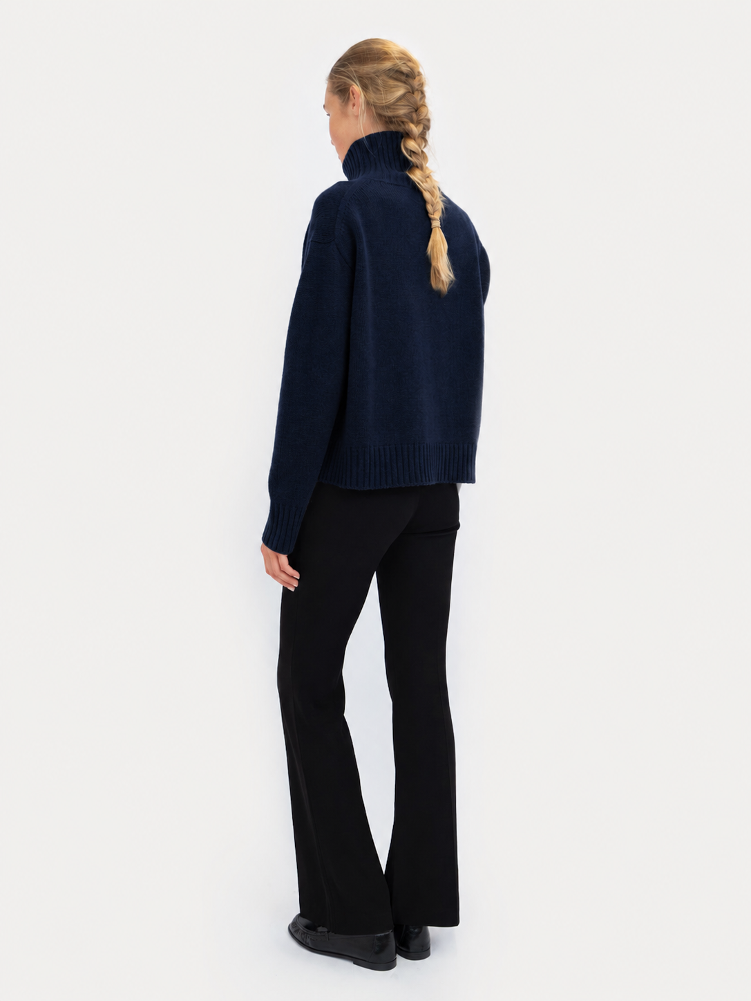 EMMA SWEATER IN DARK BLUE