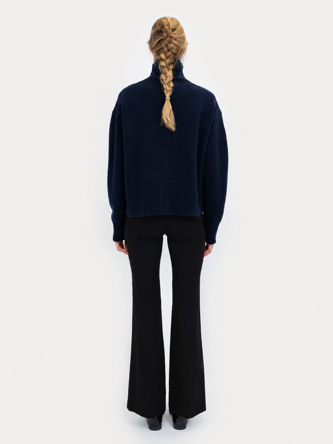 EMMA SWEATER IN DARK BLUE