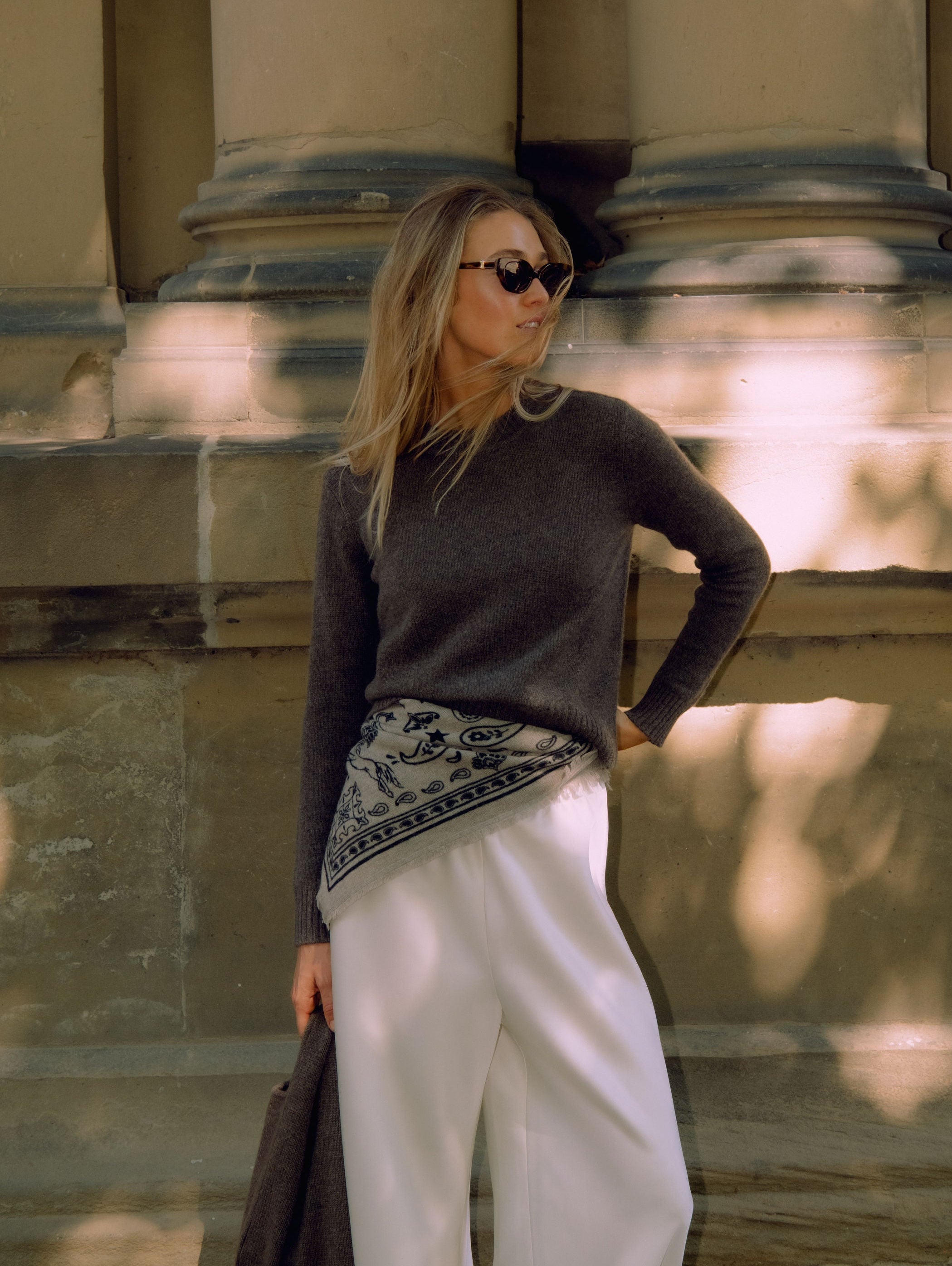 NELE SCARF SMALL IN ALMOND POWDER