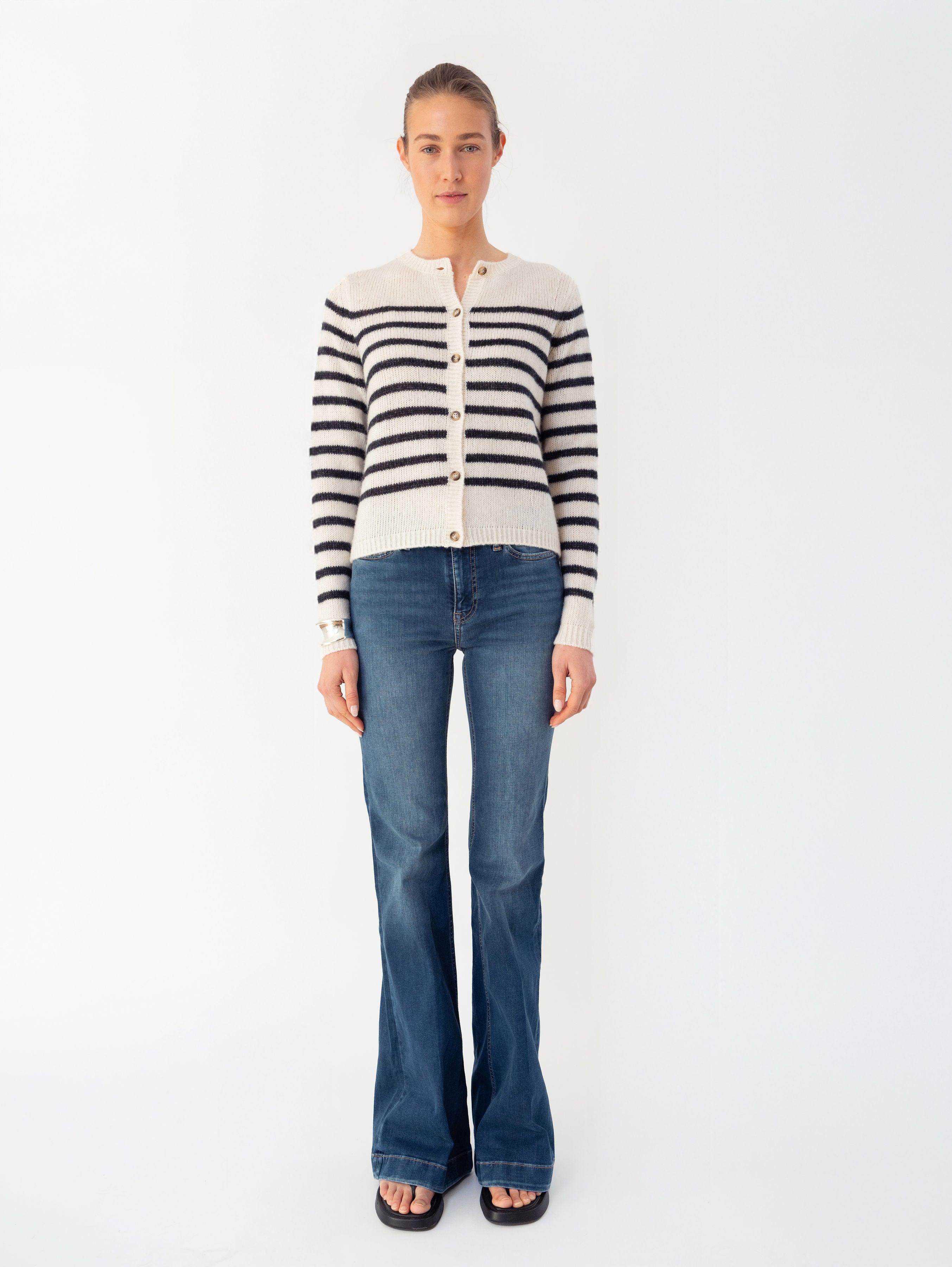 FELINE CARDIGAN IN CREAMCHEESE / DARK BLUE