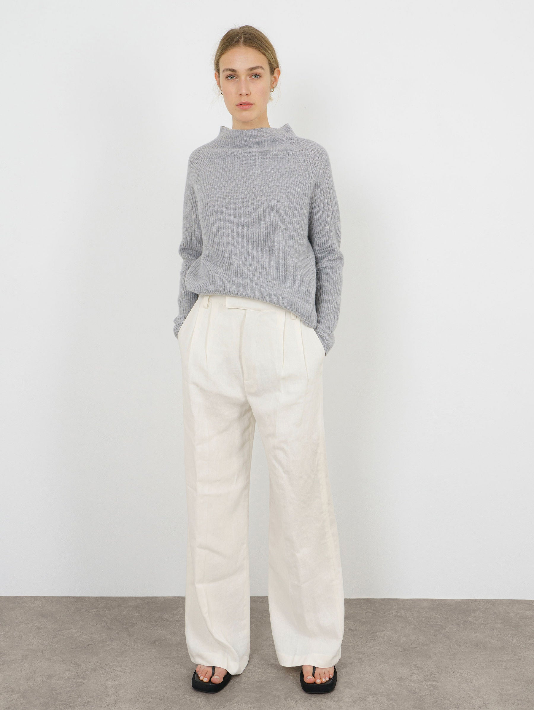 MANON SWEATER IN OYSTER GREY