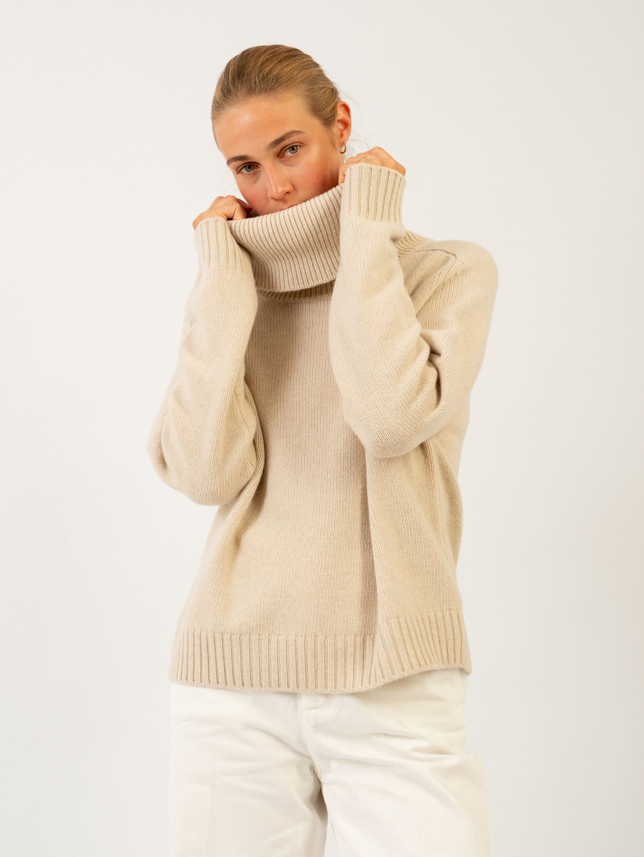 MIA SWEATER IN BUTTERMILK