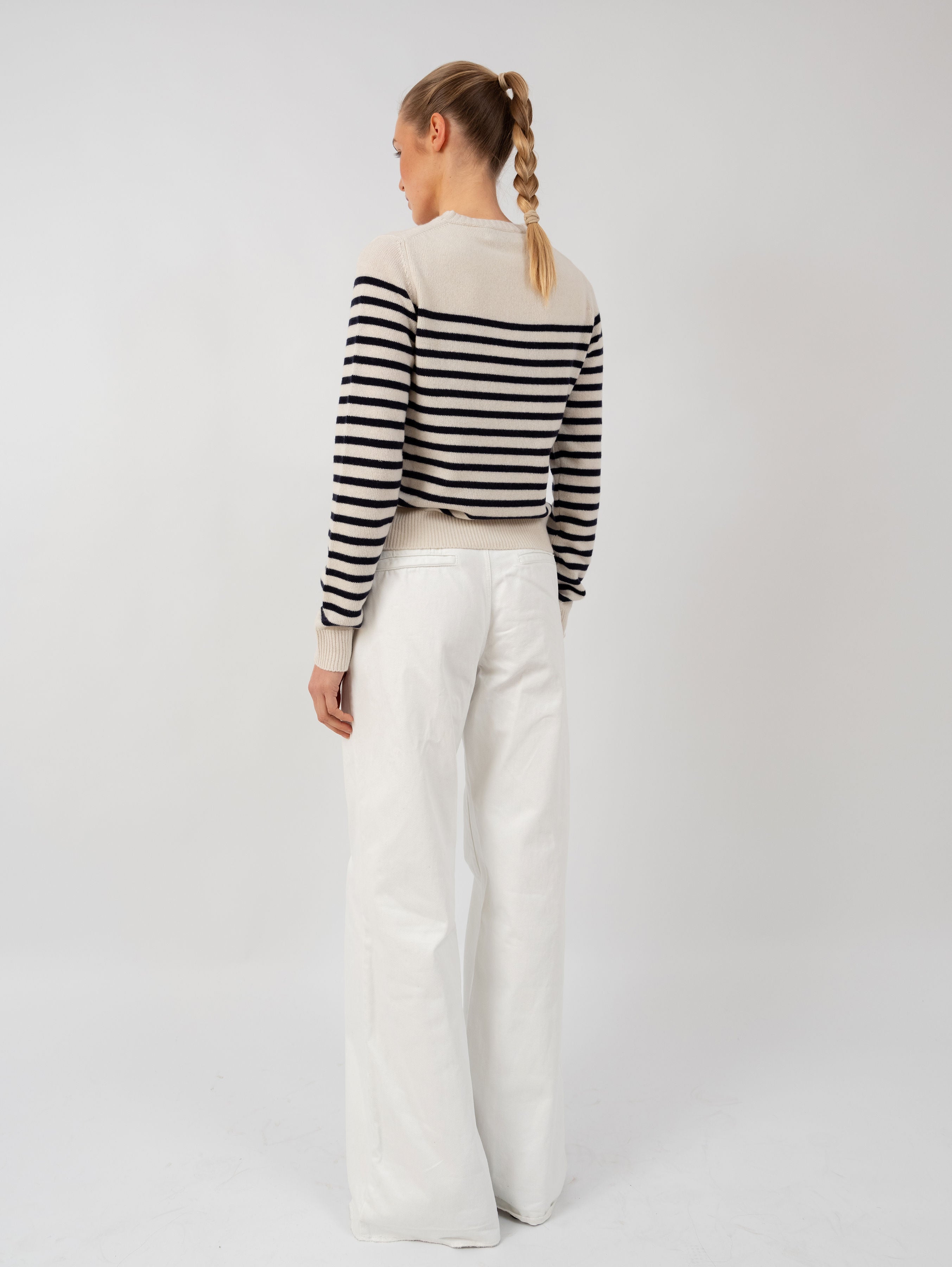 THERESA SWEATER IN VANILLA / DEEP BLUE