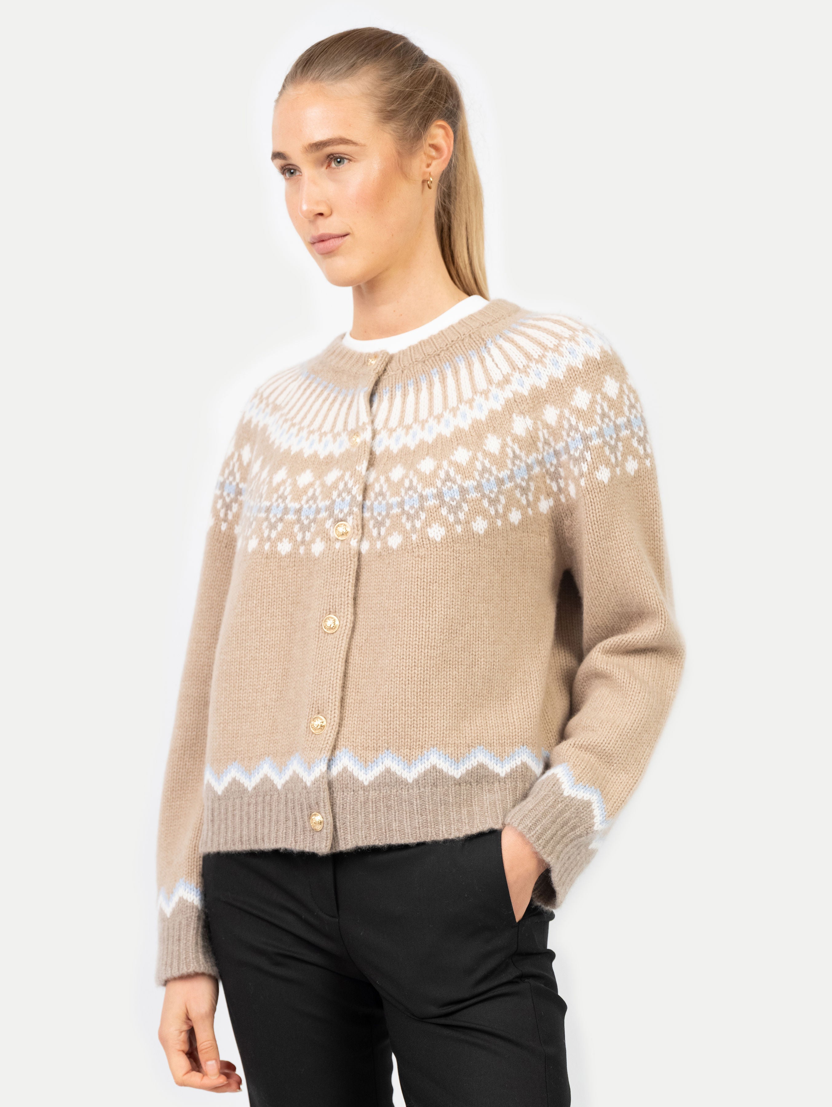 LAURA FAIR ISLE CARDIGAN IN TOAST