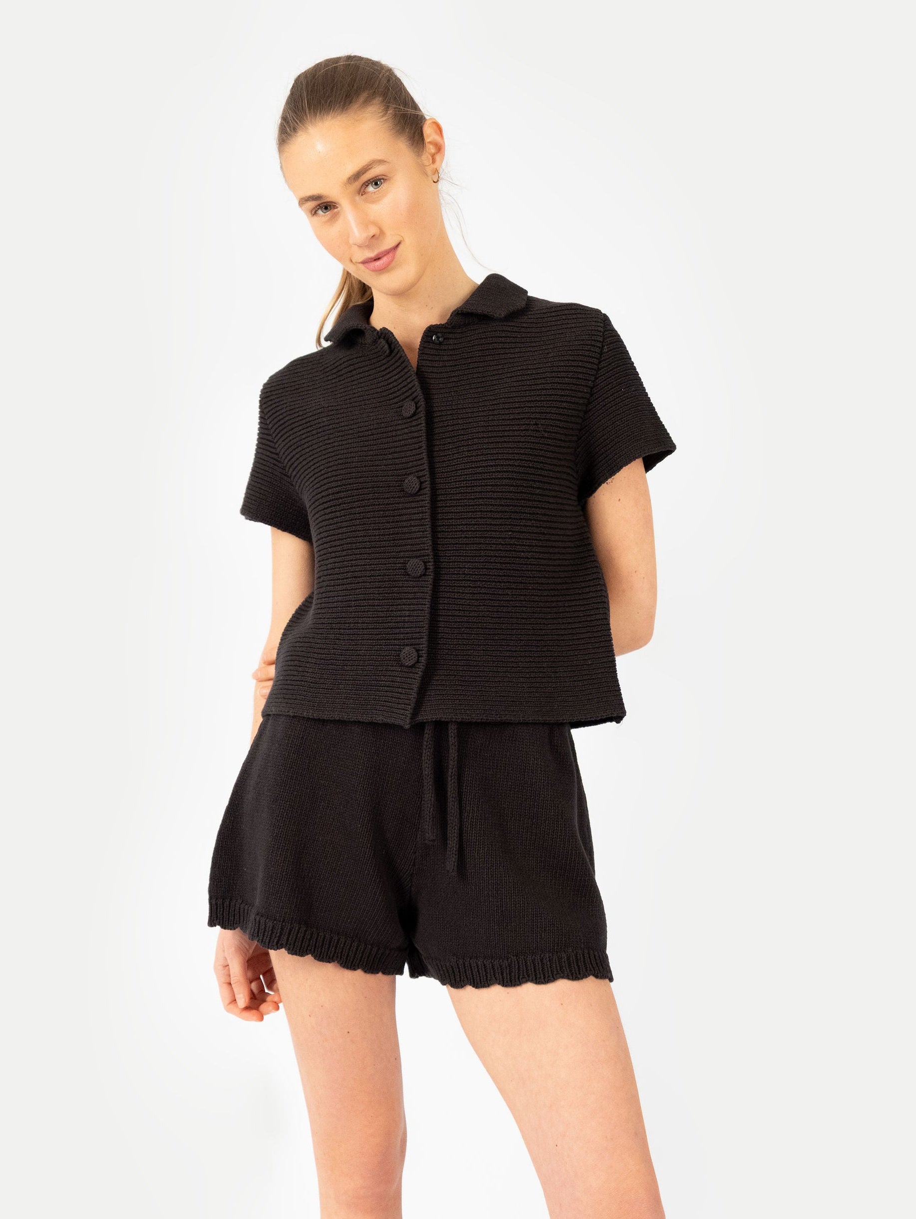 AVA SHORTS IN NIGHT