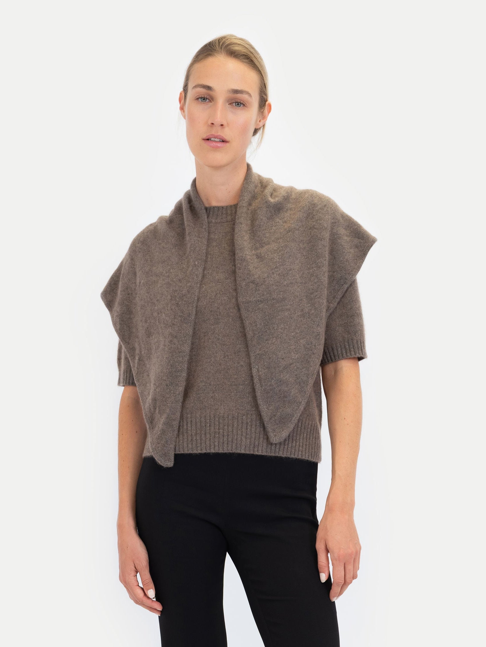CAMI SCARF BRUSHED IN SOFT NOUGAT