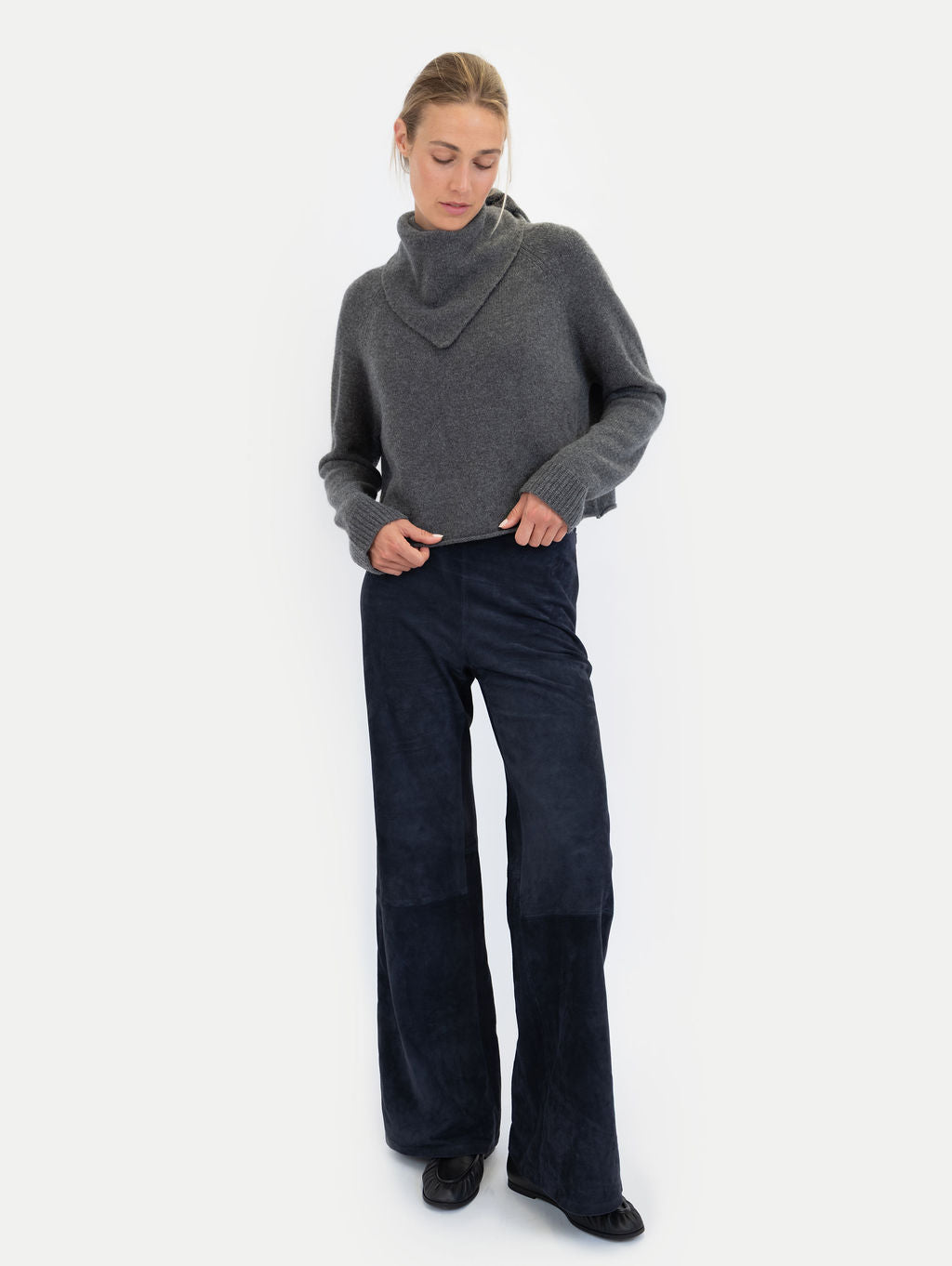 CARA SCARF IN MIDNIGHT STONE