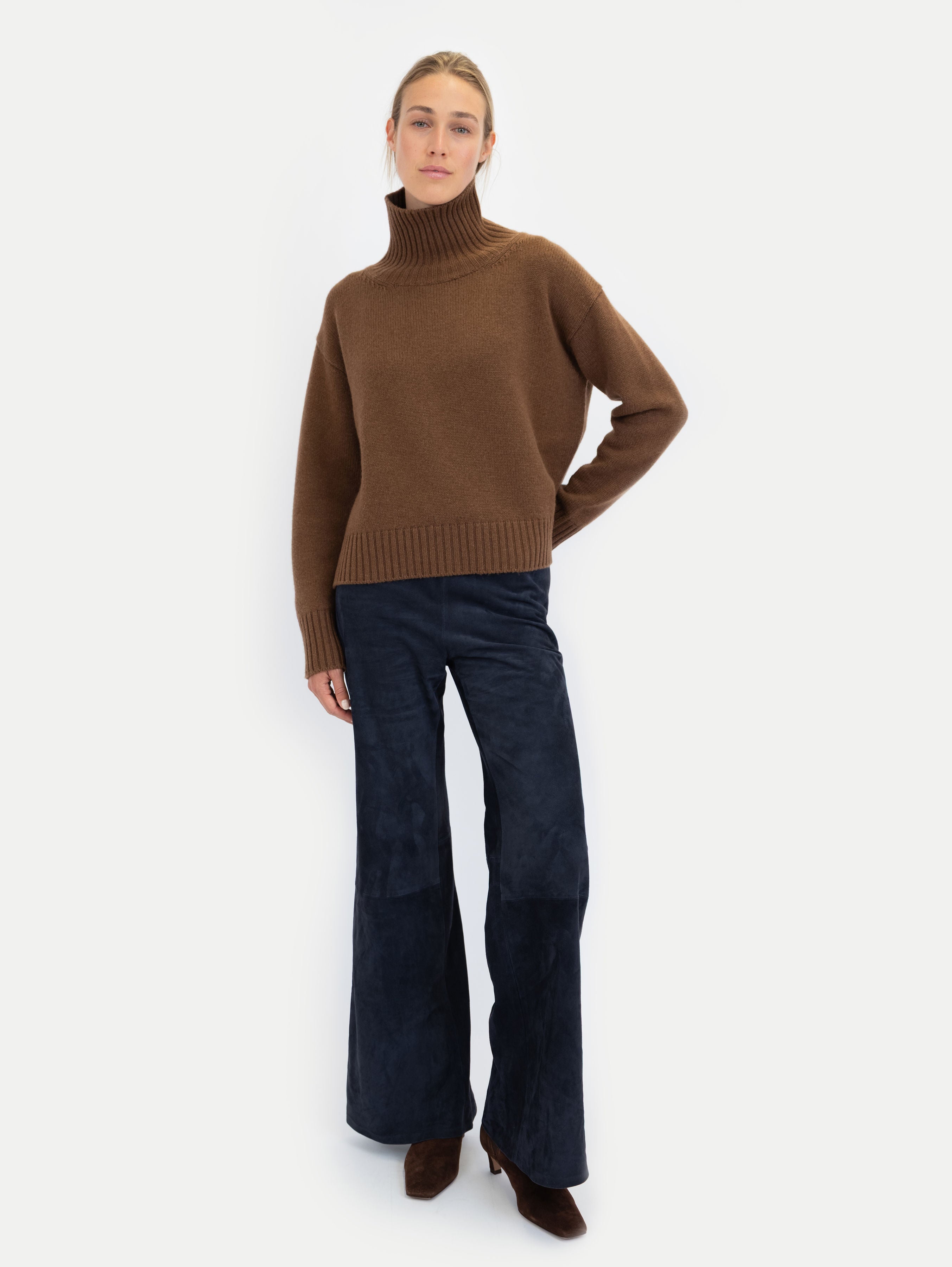 EMMA SWEATER IN MOCCA