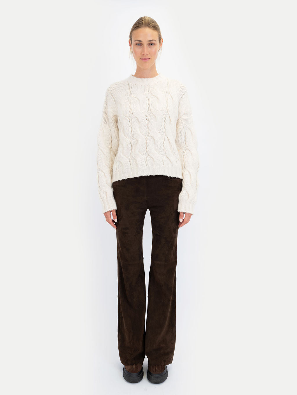 DAPHNE CABLE SWEATER IN SUGAR GLAZE